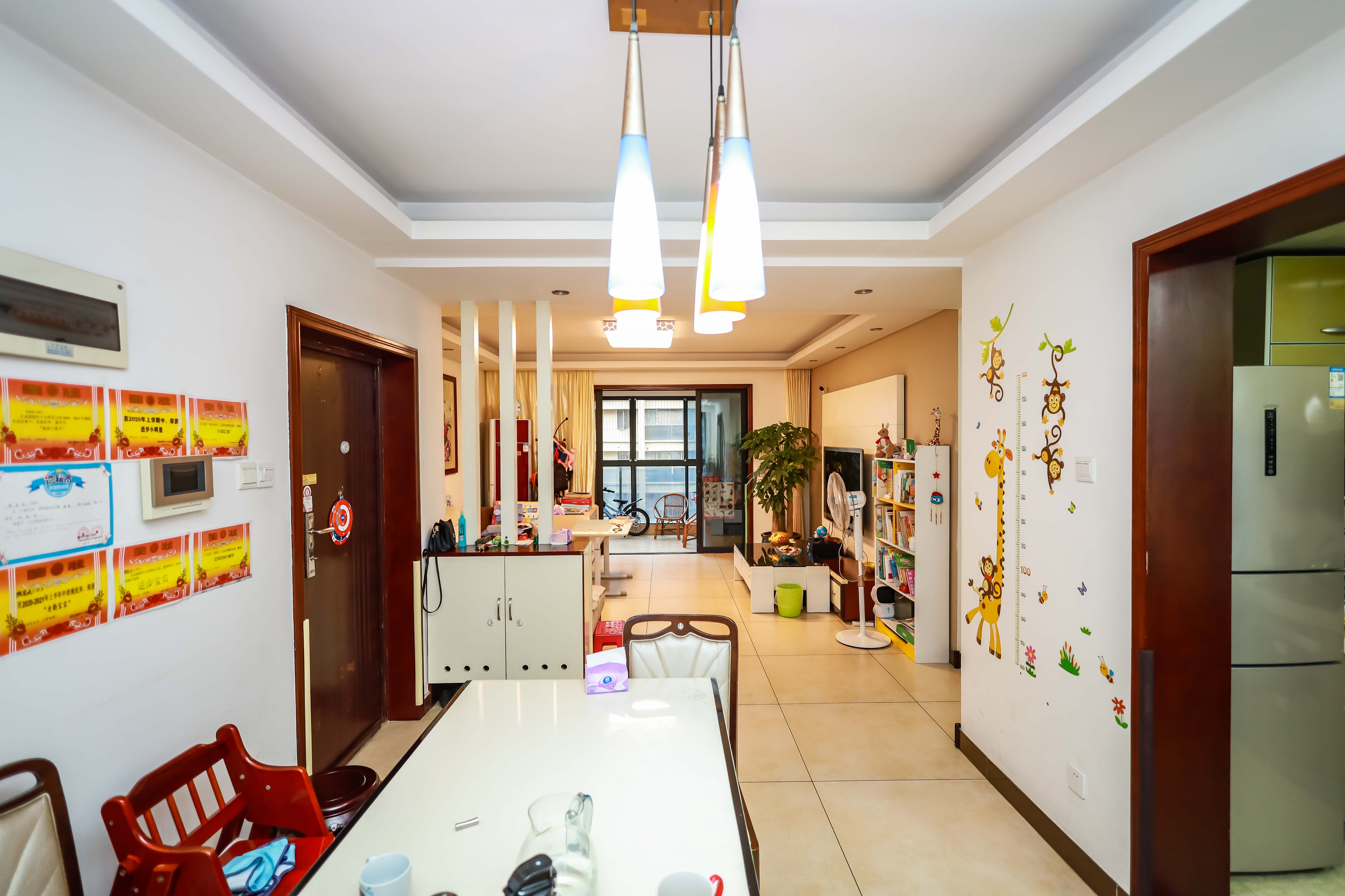 永祺西京  3室2厅2卫    179.8万客厅