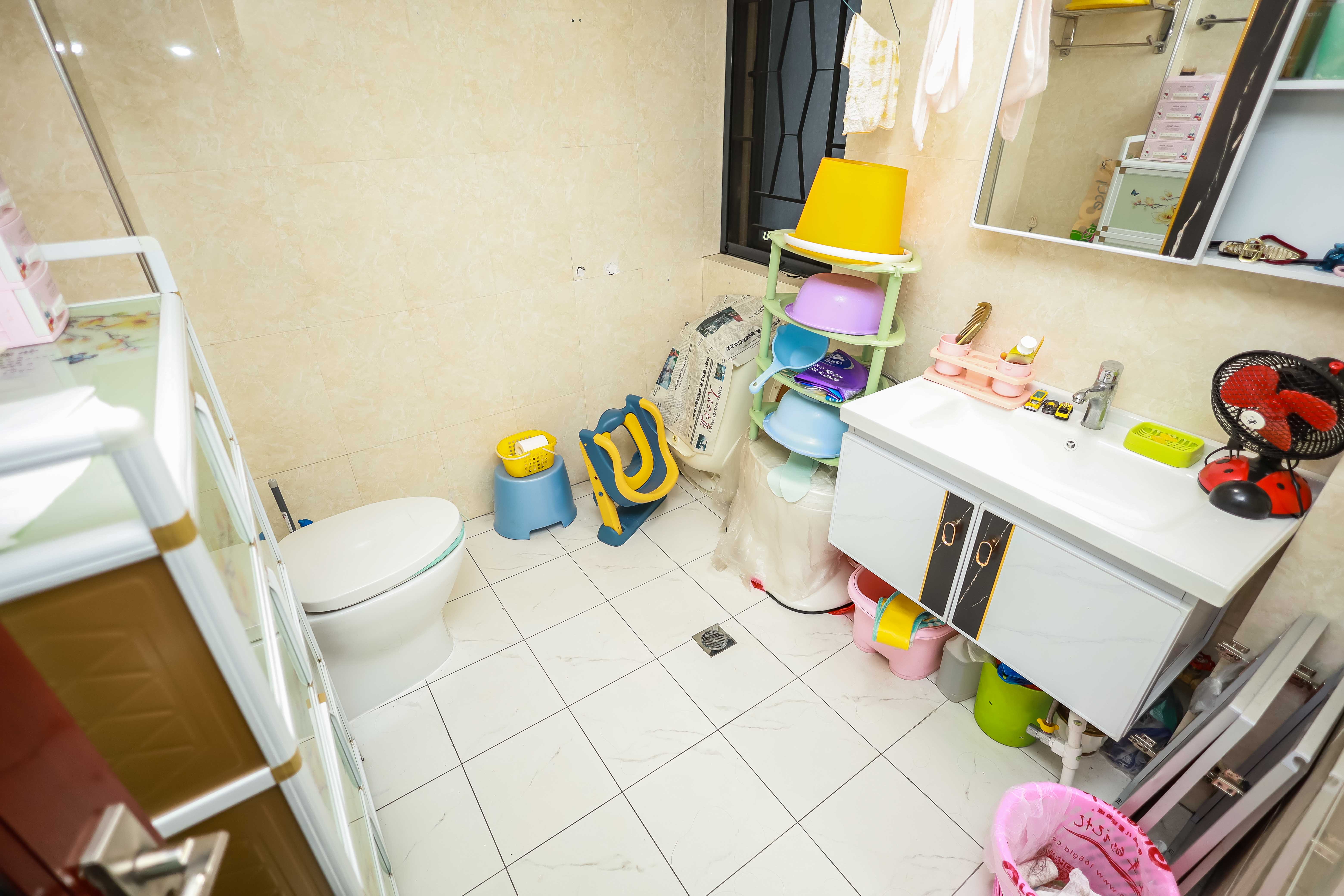 永祺西京  3室2厅2卫    179.8万卫生间