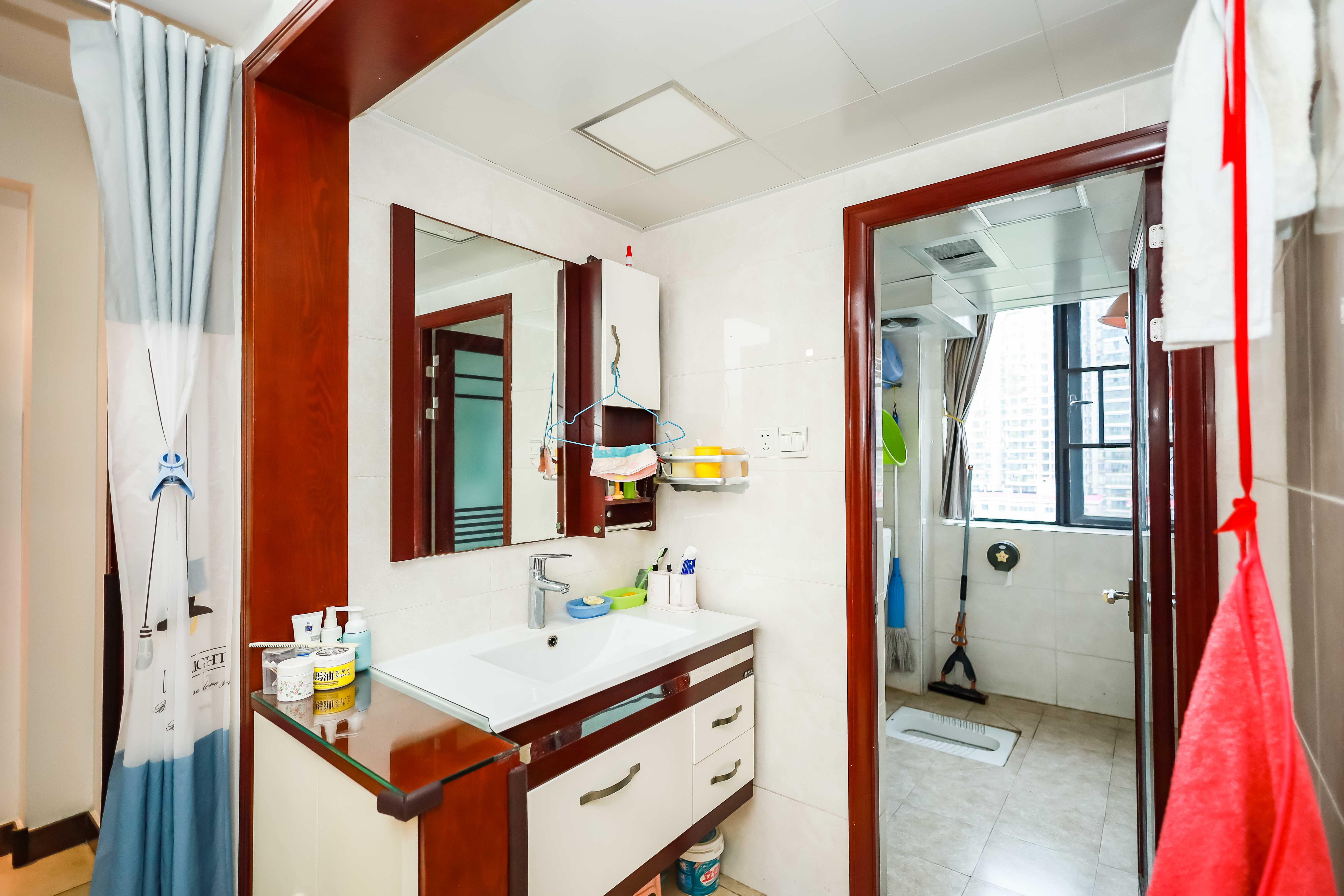 永祺西京  3室2厅2卫    179.8万卫生间