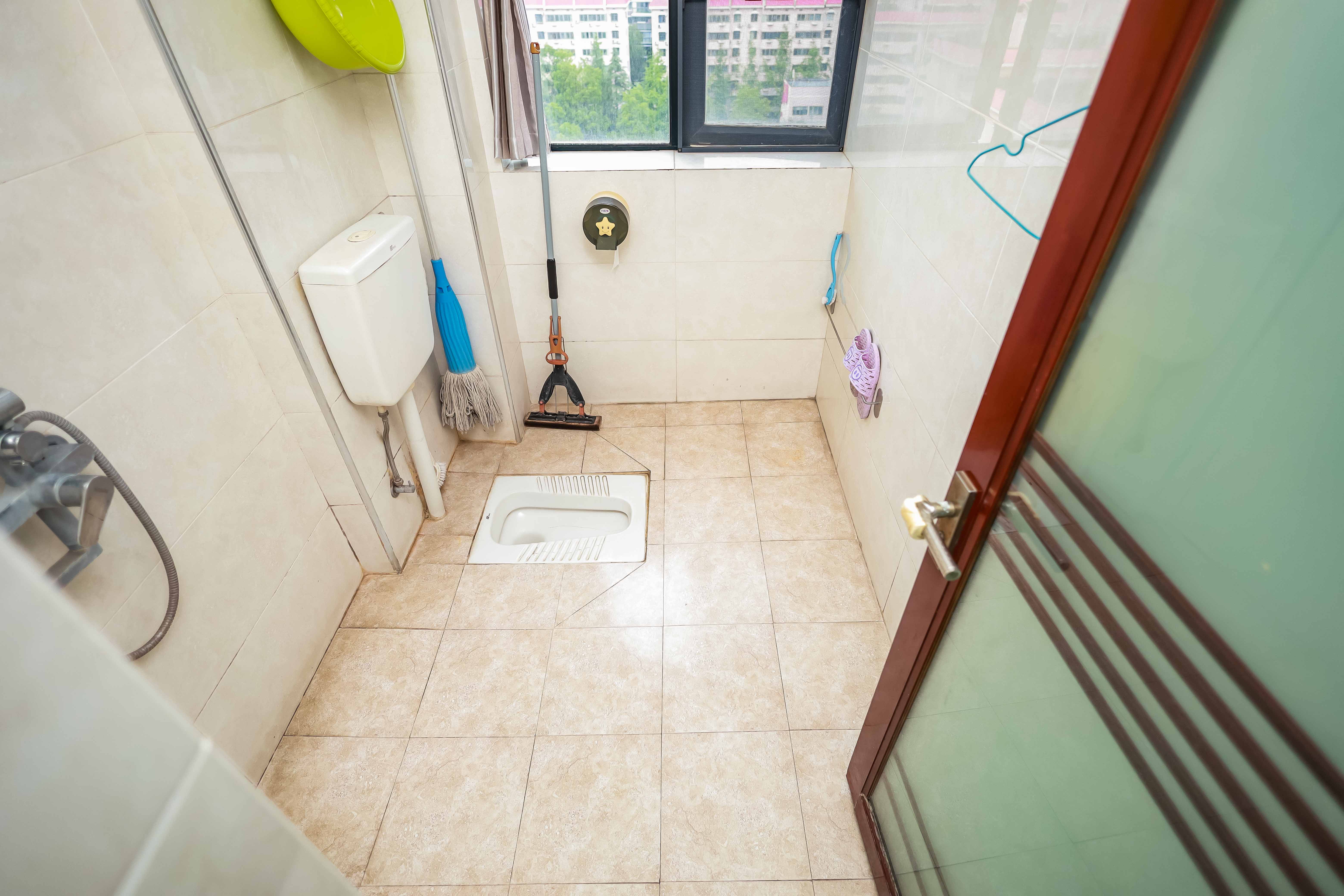 永祺西京  3室2厅2卫    179.8万卫生间