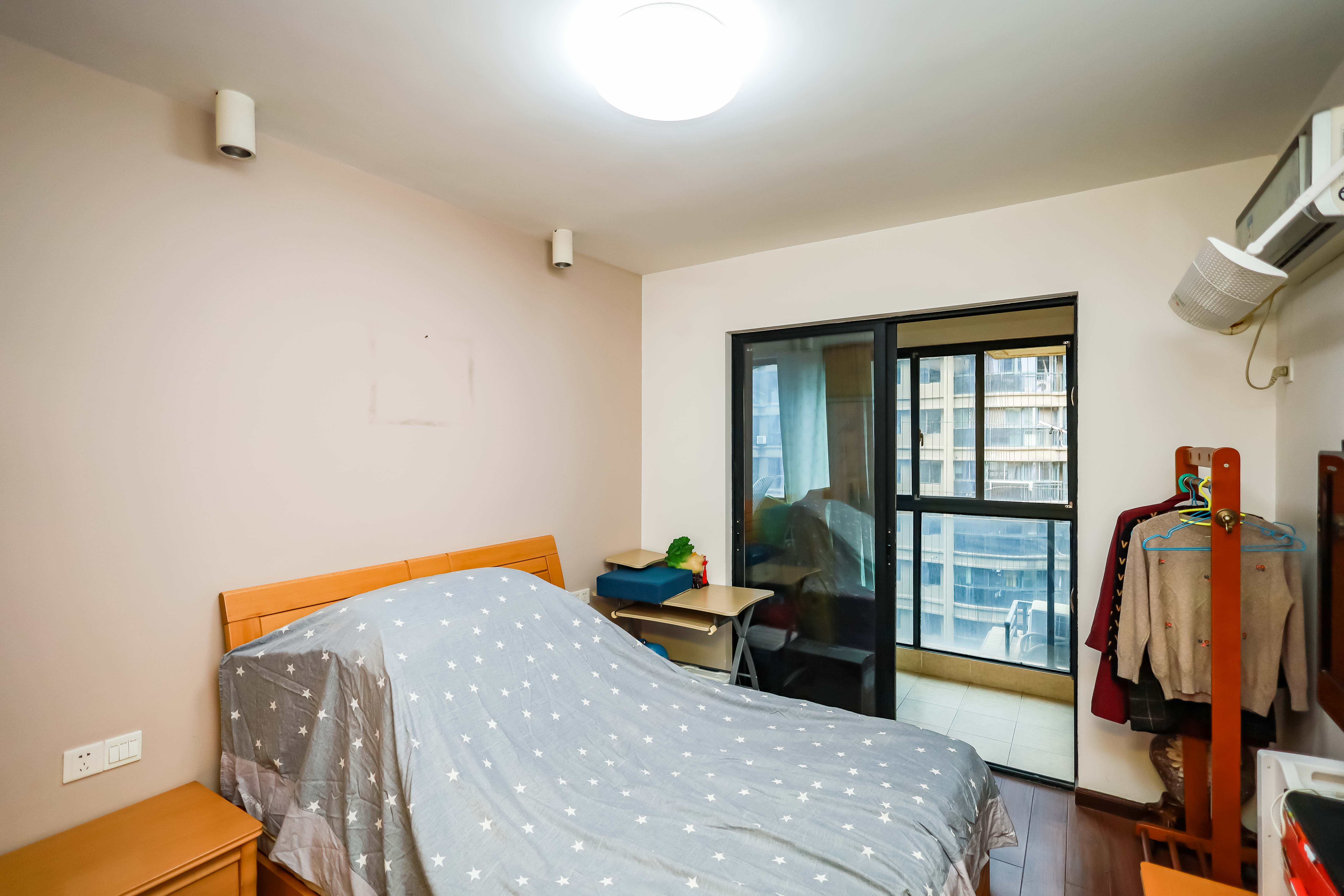 永祺西京  3室2厅2卫    179.8万卧室