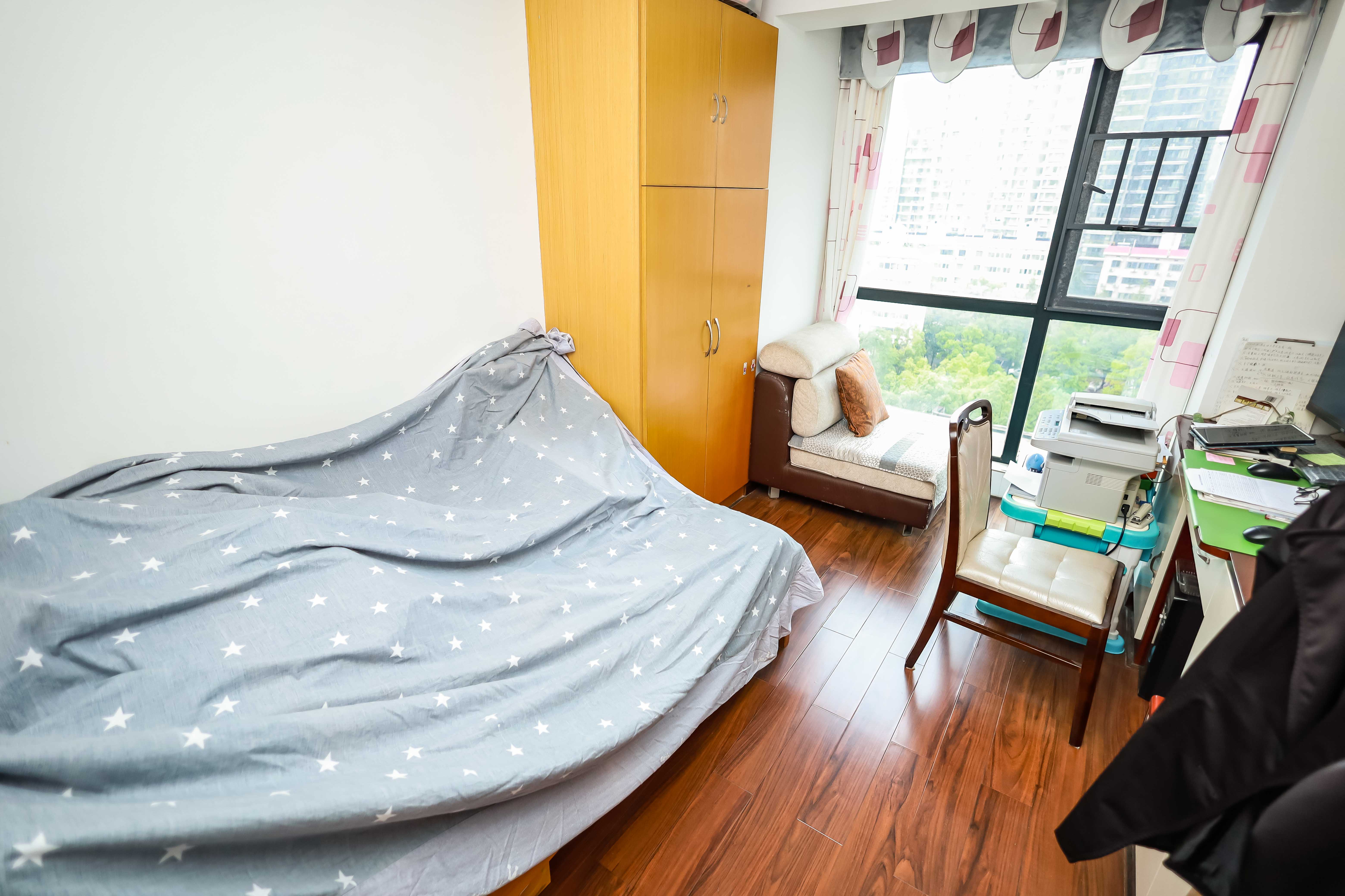 永祺西京  3室2厅2卫    179.8万卧室