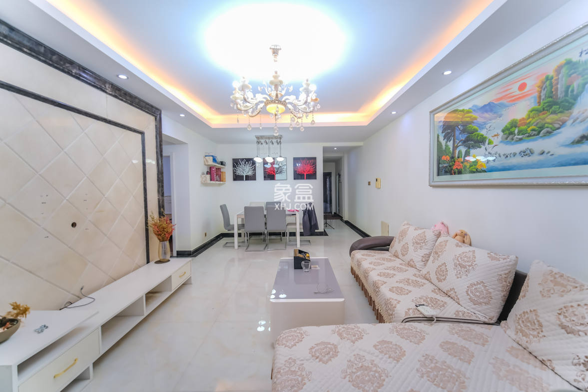 盛地尊域 3室2厅1卫 91.00万 盛地尊域 3室2厅1卫 91.00万客厅