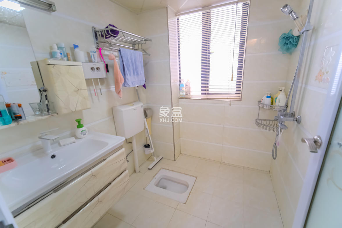 盛地尊域 3室2厅1卫 91.00万 盛地尊域 3室2厅1卫 91.00万卫生间