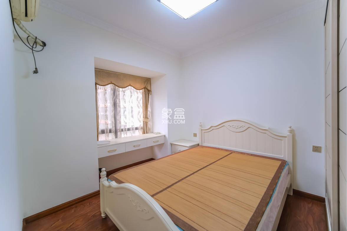 盛地尊域 3室2厅1卫 91.00万 盛地尊域 3室2厅1卫 91.00万卧室