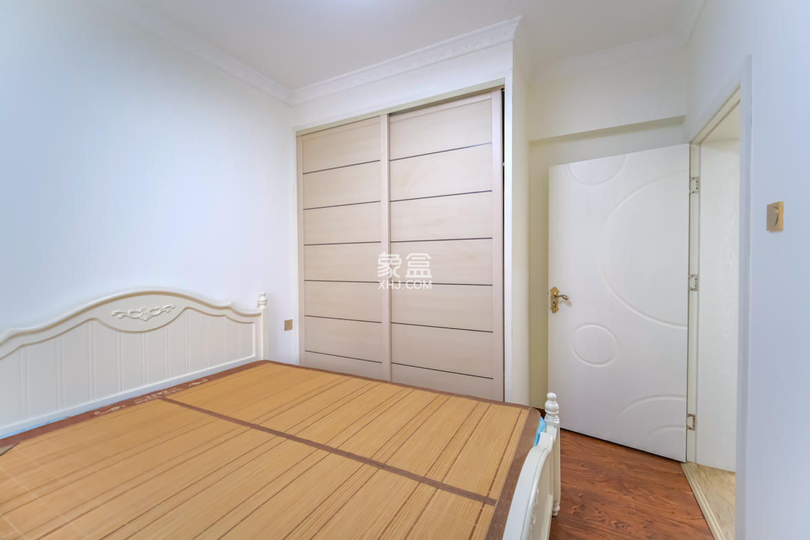 盛地尊域 3室2厅1卫 91.00万 盛地尊域 3室2厅1卫 91.00万卧室