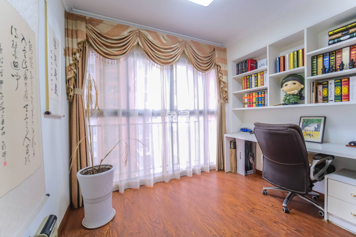 盛地尊域 3室2厅1卫 91.00万 盛地尊域 3室2厅1卫 91.00万卧室