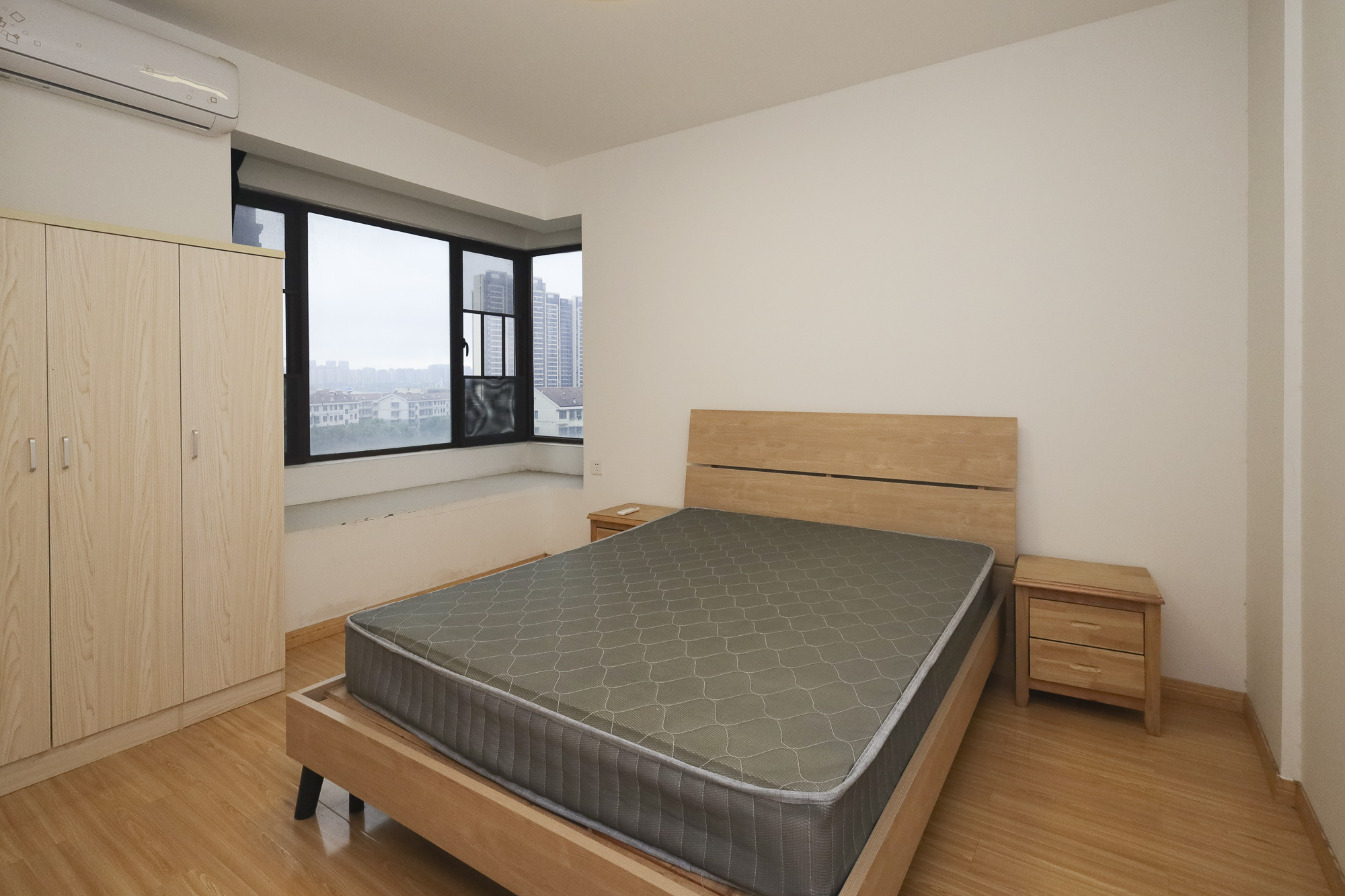 山语城三期 3室2厅1卫 60.8万 山语城三期 3室2厅1卫 60.8万卧室