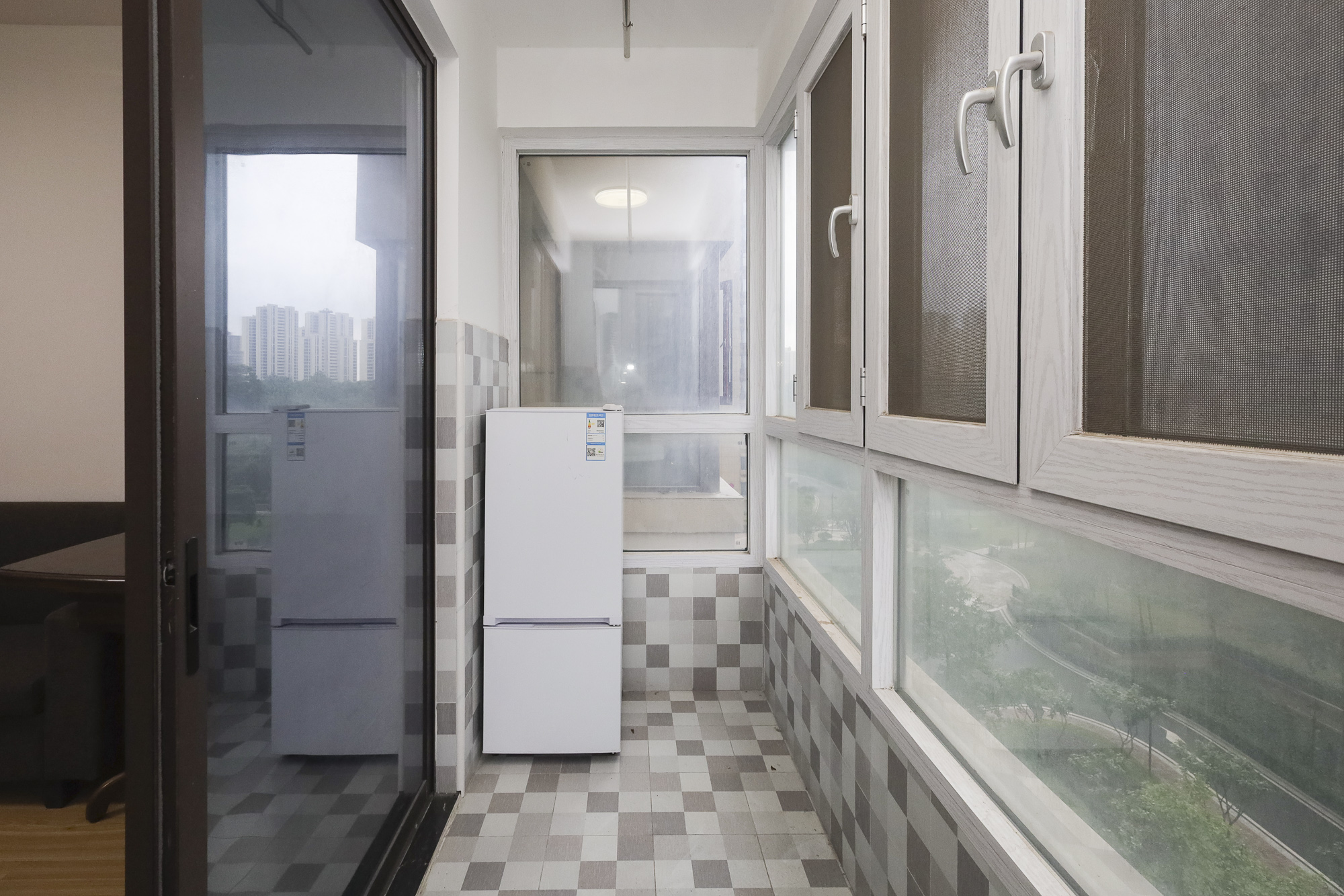 山语城三期 3室2厅1卫 60.8万 山语城三期 3室2厅1卫 60.8万阳台