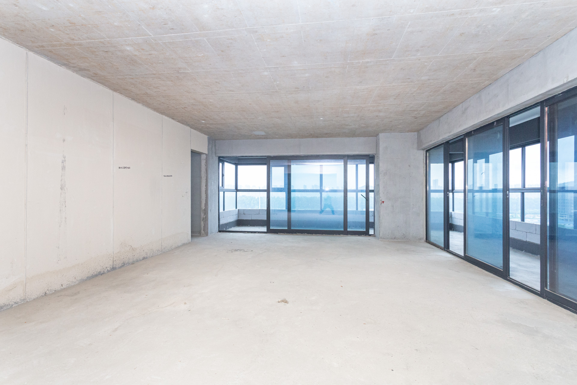 越秀湘江星汇城一期  5室2厅2卫    260.0万客厅