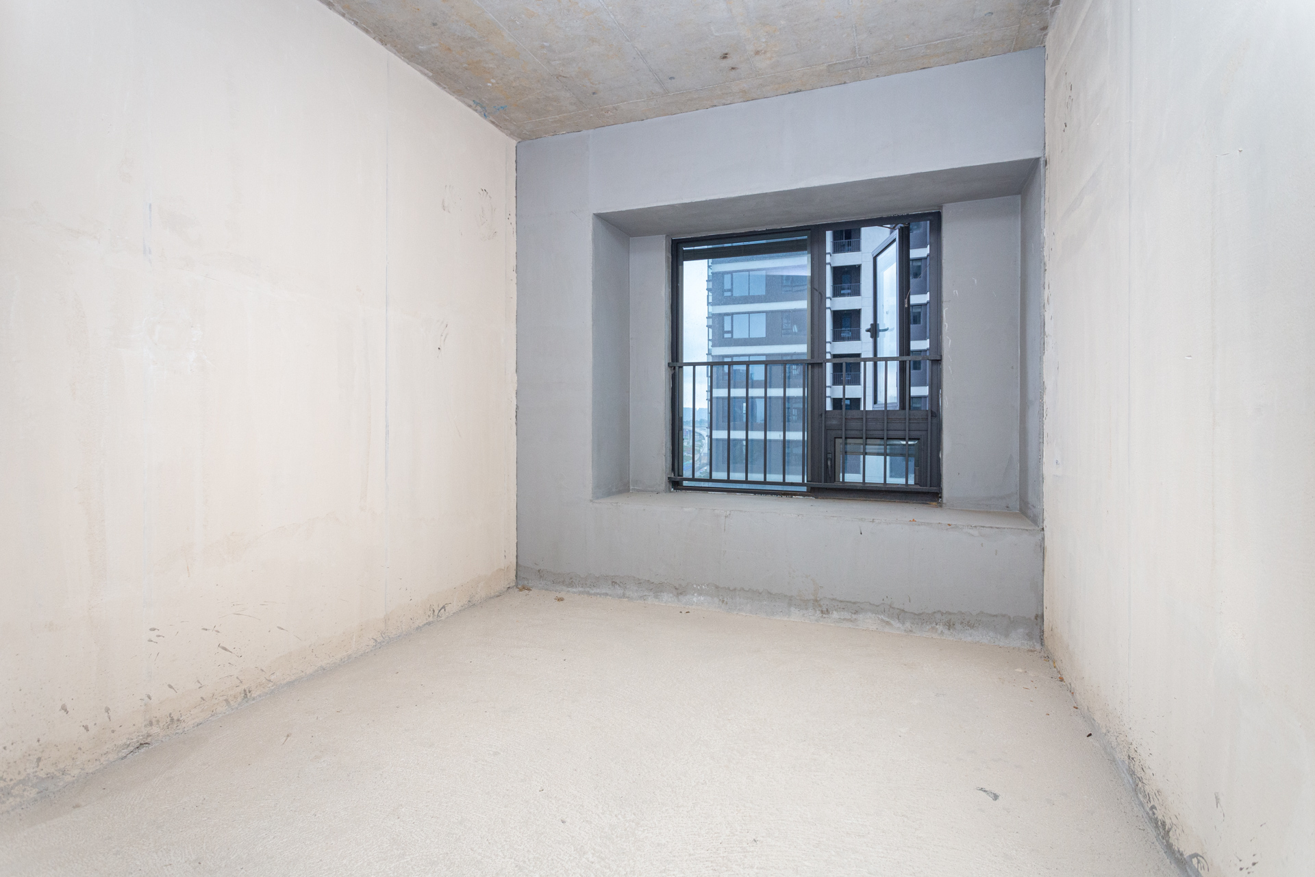 越秀湘江星汇城一期  5室2厅2卫    260.0万卧室