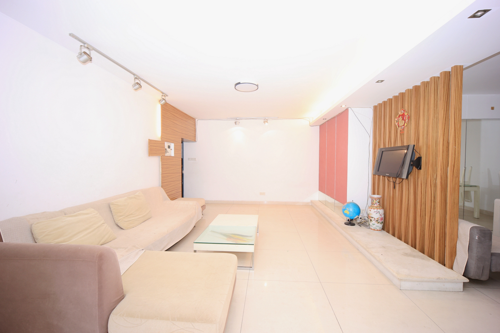 建行芙蓉支行宿舍  3室2厅2卫   125.00万