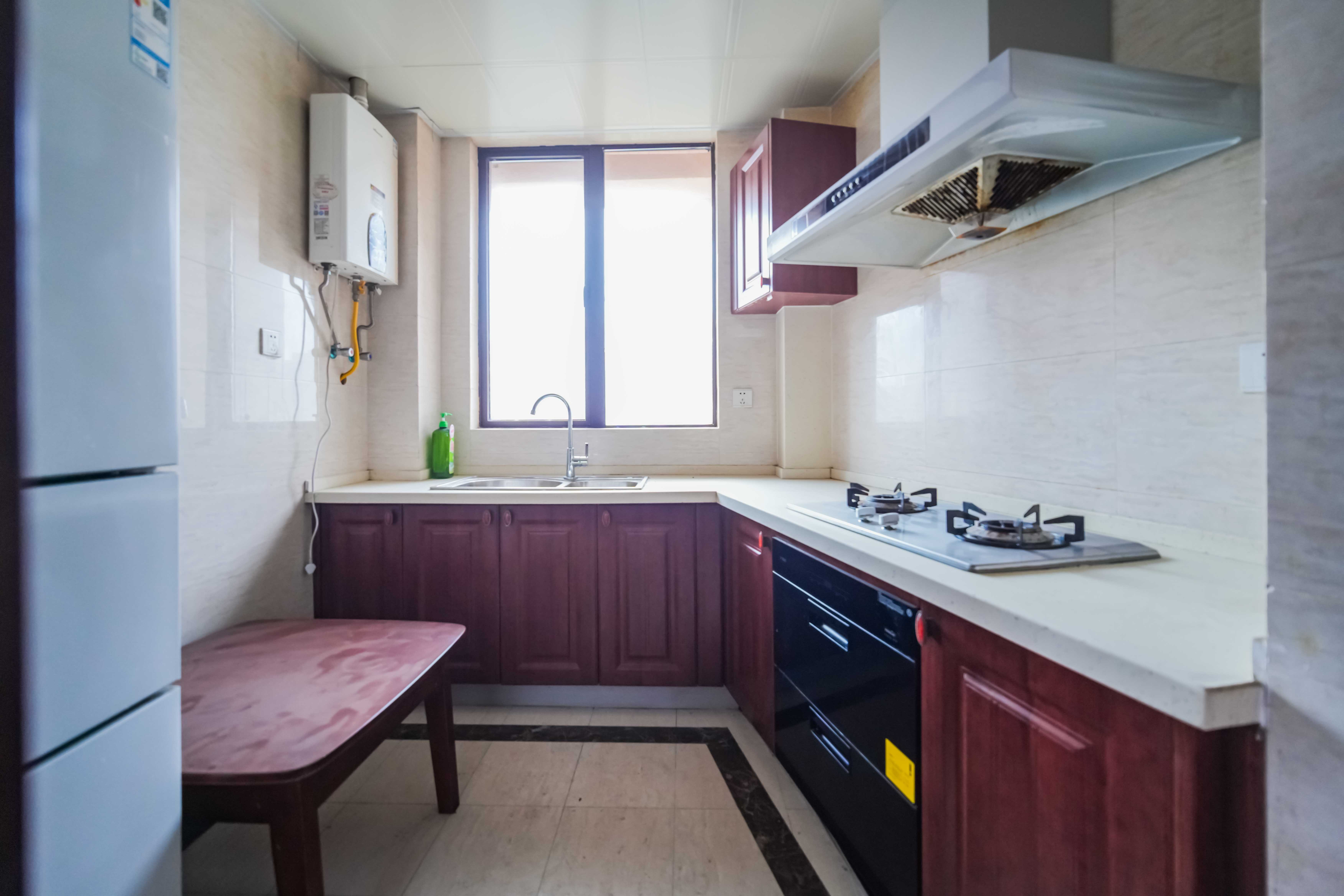 五江天街南区 4室2厅2卫 102.0万 五江天街南区 4室2厅2卫 102.0万厨房