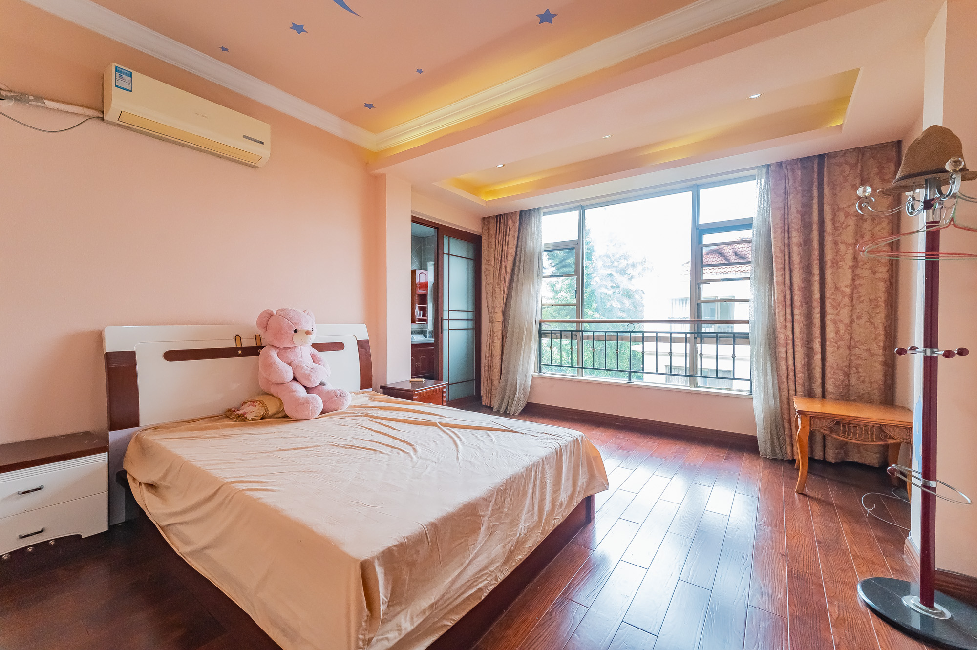 碧桂园威尼斯城 8室3厅6卫 390.0万 碧桂园威尼斯城 8室3厅6卫 390.0万卧室