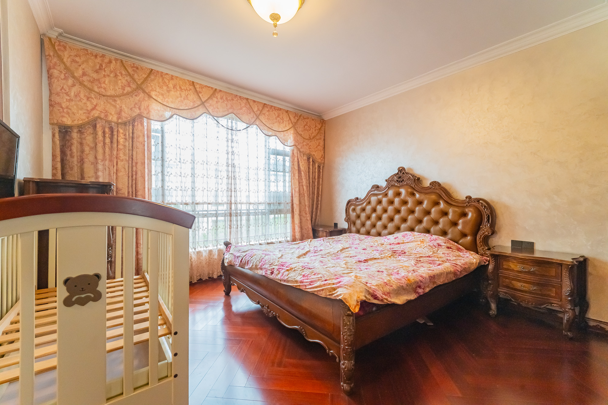 碧桂园威尼斯城 8室3厅6卫 390.0万 碧桂园威尼斯城 8室3厅6卫 390.0万卧室