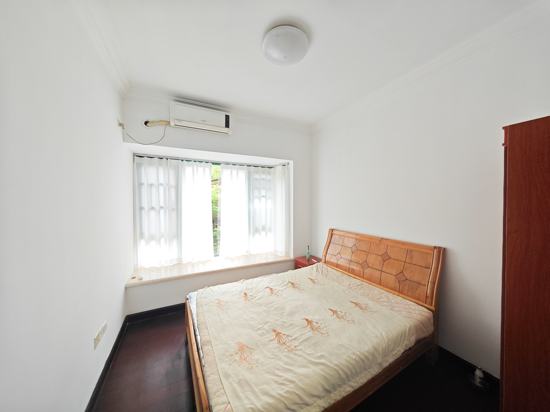 恒大城  3室2厅2卫    100.0万卧室