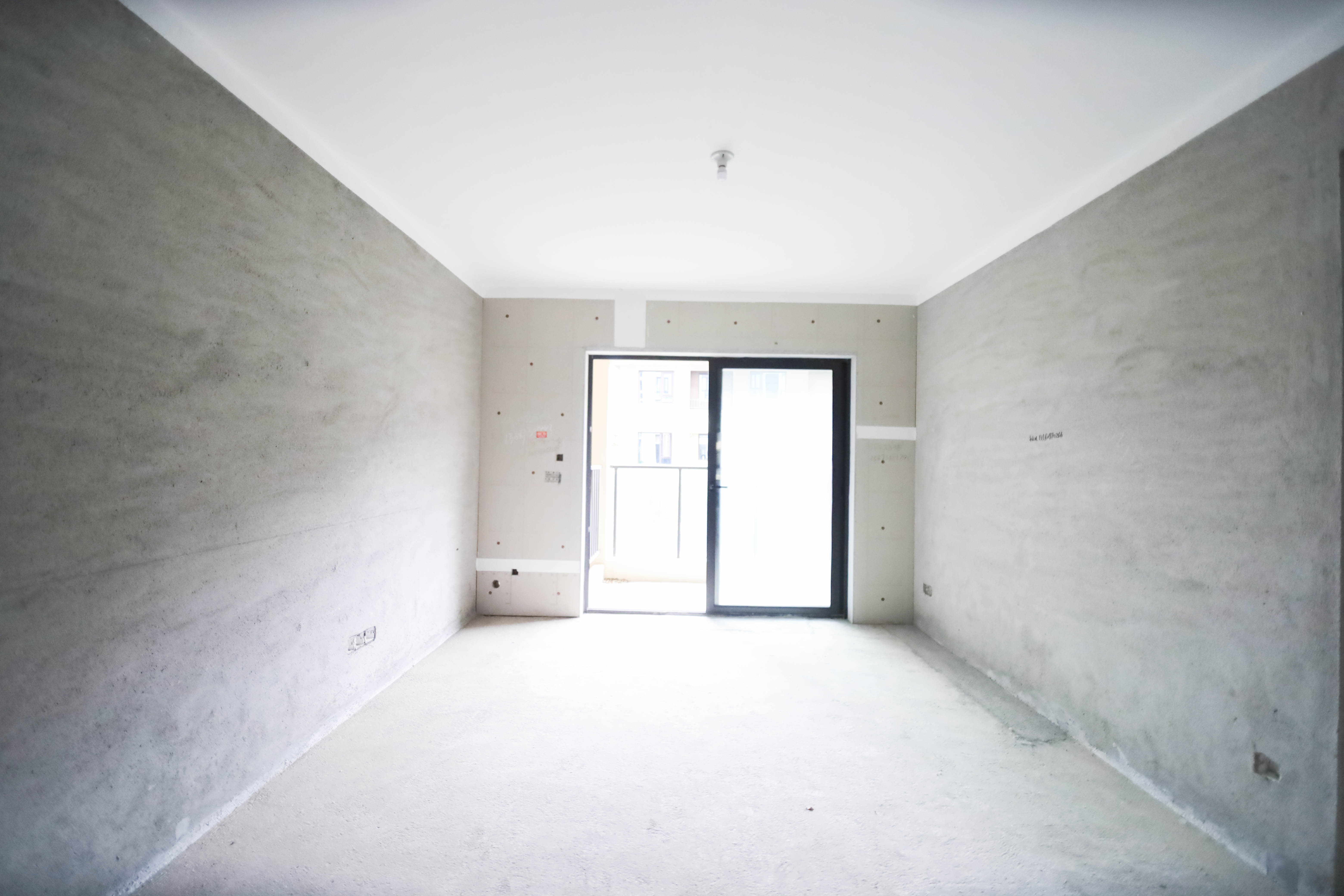 远洋红星天铂一期 4室2厅2卫 125.0万 远洋红星天铂一期 4室2厅2卫 125.0万客厅