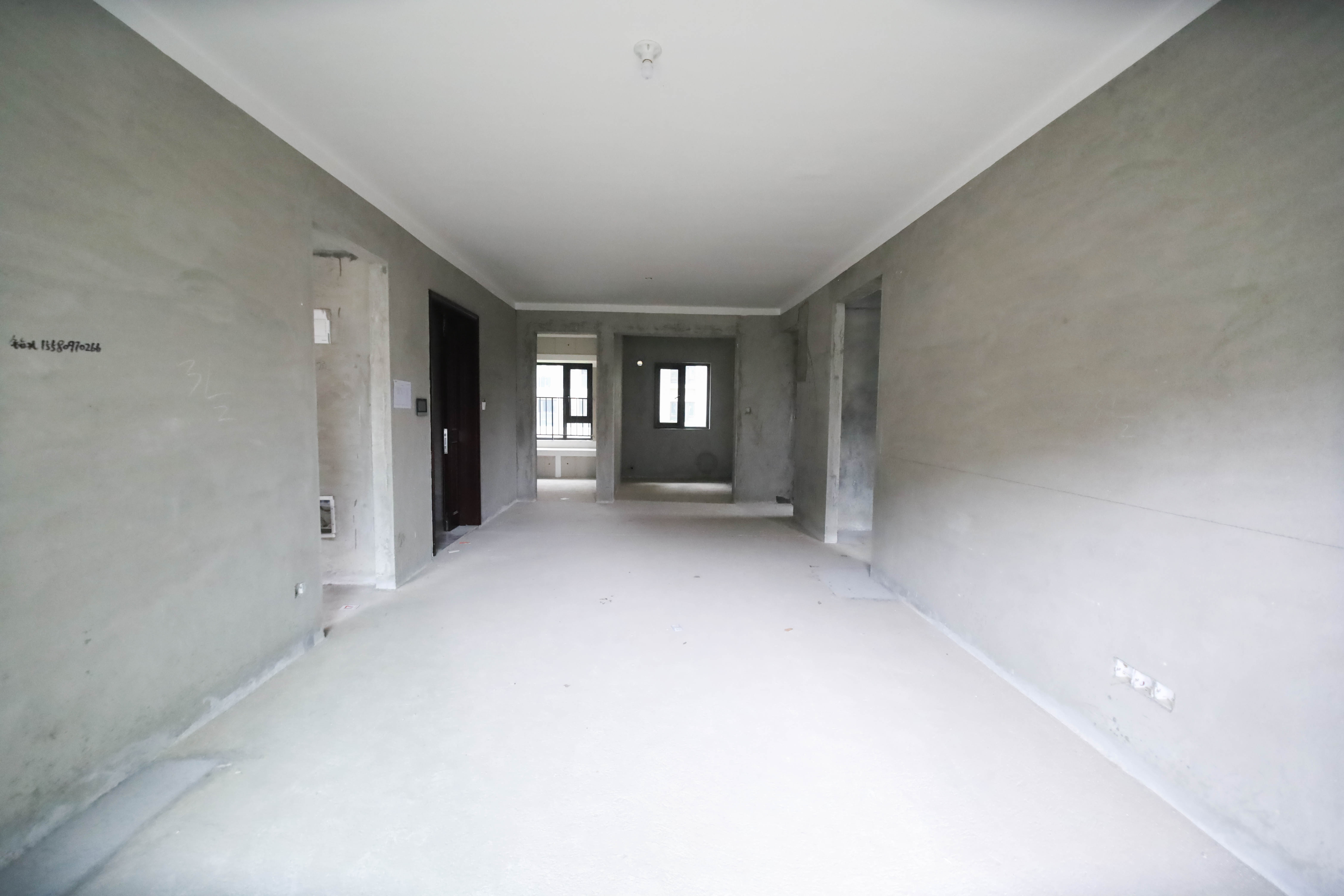 远洋红星天铂一期 4室2厅2卫 125.0万 远洋红星天铂一期 4室2厅2卫 125.0万客厅