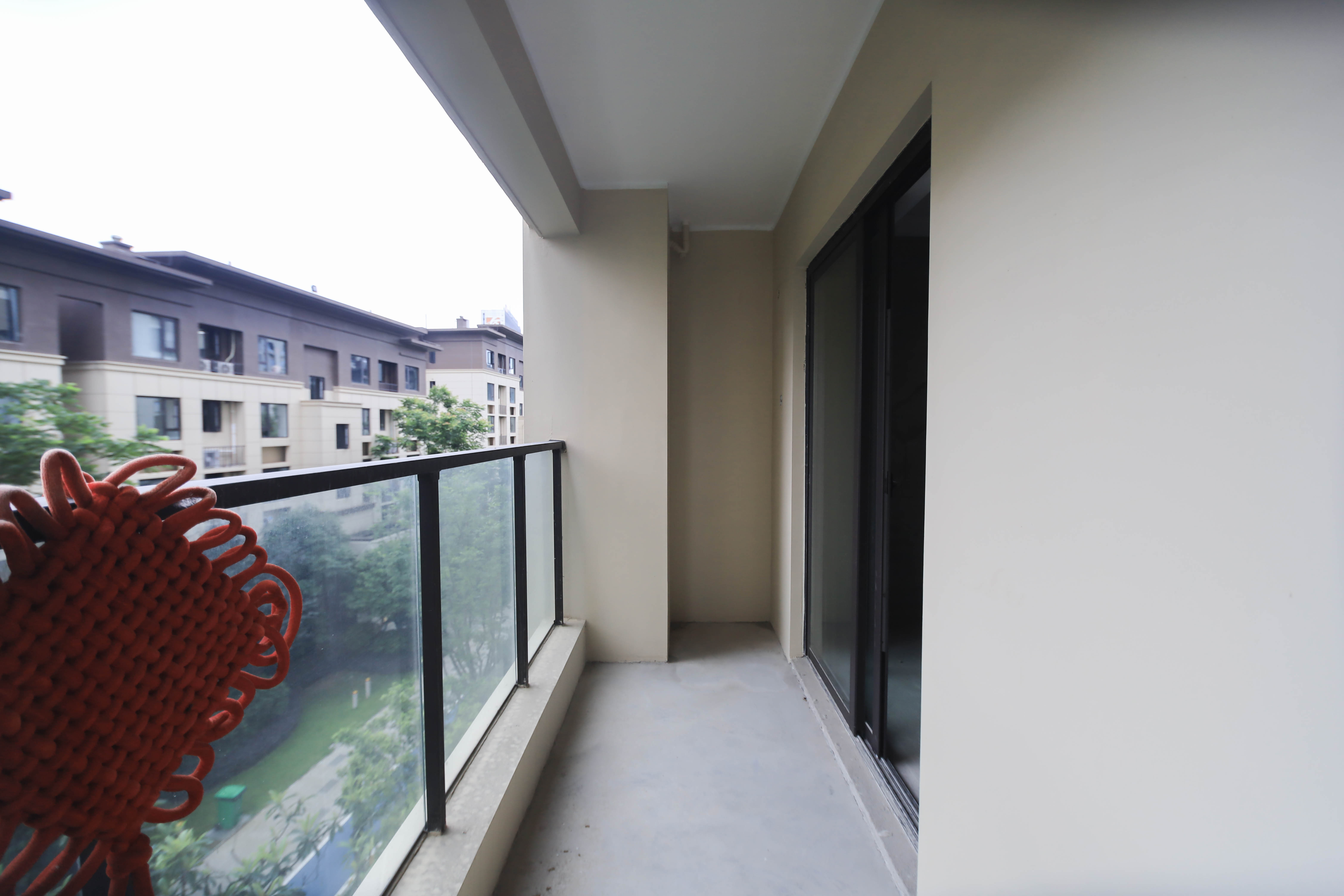 远洋红星天铂一期 4室2厅2卫 125.0万 远洋红星天铂一期 4室2厅2卫 125.0万阳台