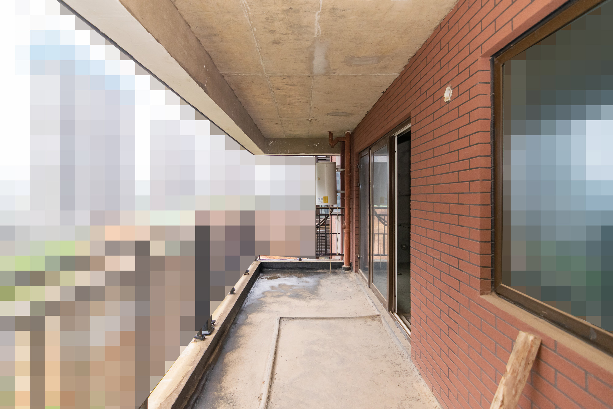 新华联梦想城 5室2厅2卫 128.0万 新华联梦想城 5室2厅2卫 128.0万阳台