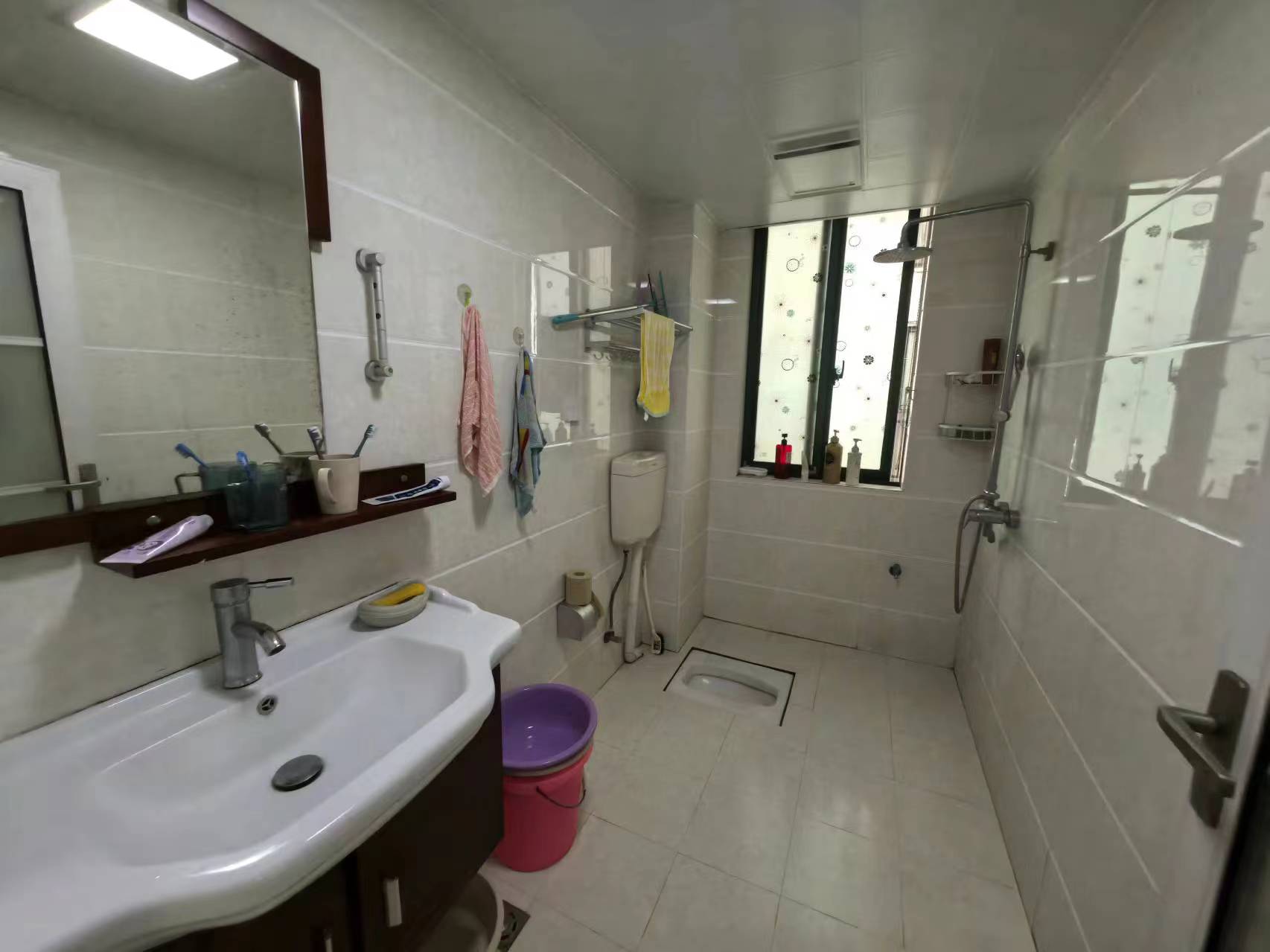 经世皇城 3室2厅2卫 60.0万 经世皇城 3室2厅2卫 60.0万室内图