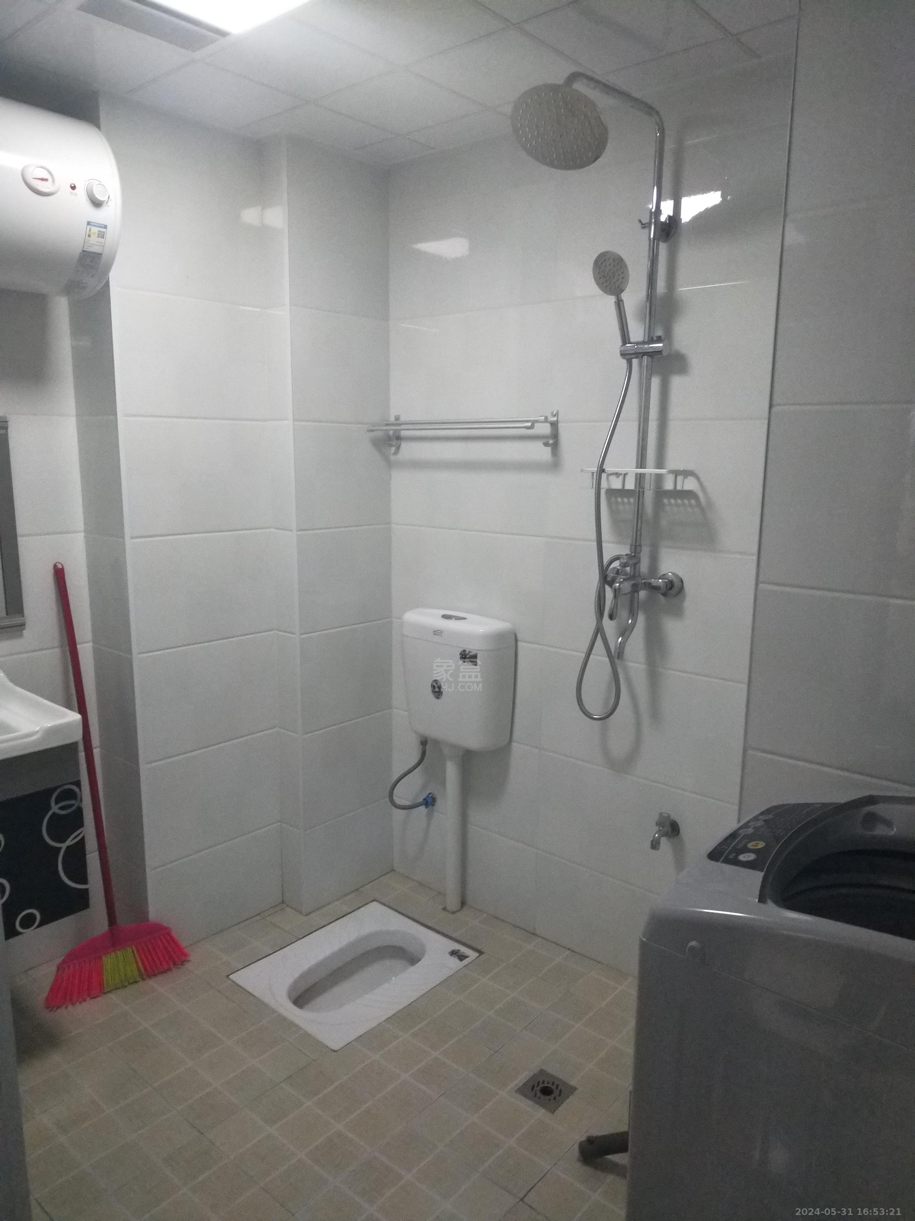 美的城三期 1室1厅1卫 1100.00元/月 美的城三期 1室1厅1卫 1100.00元/月室内图