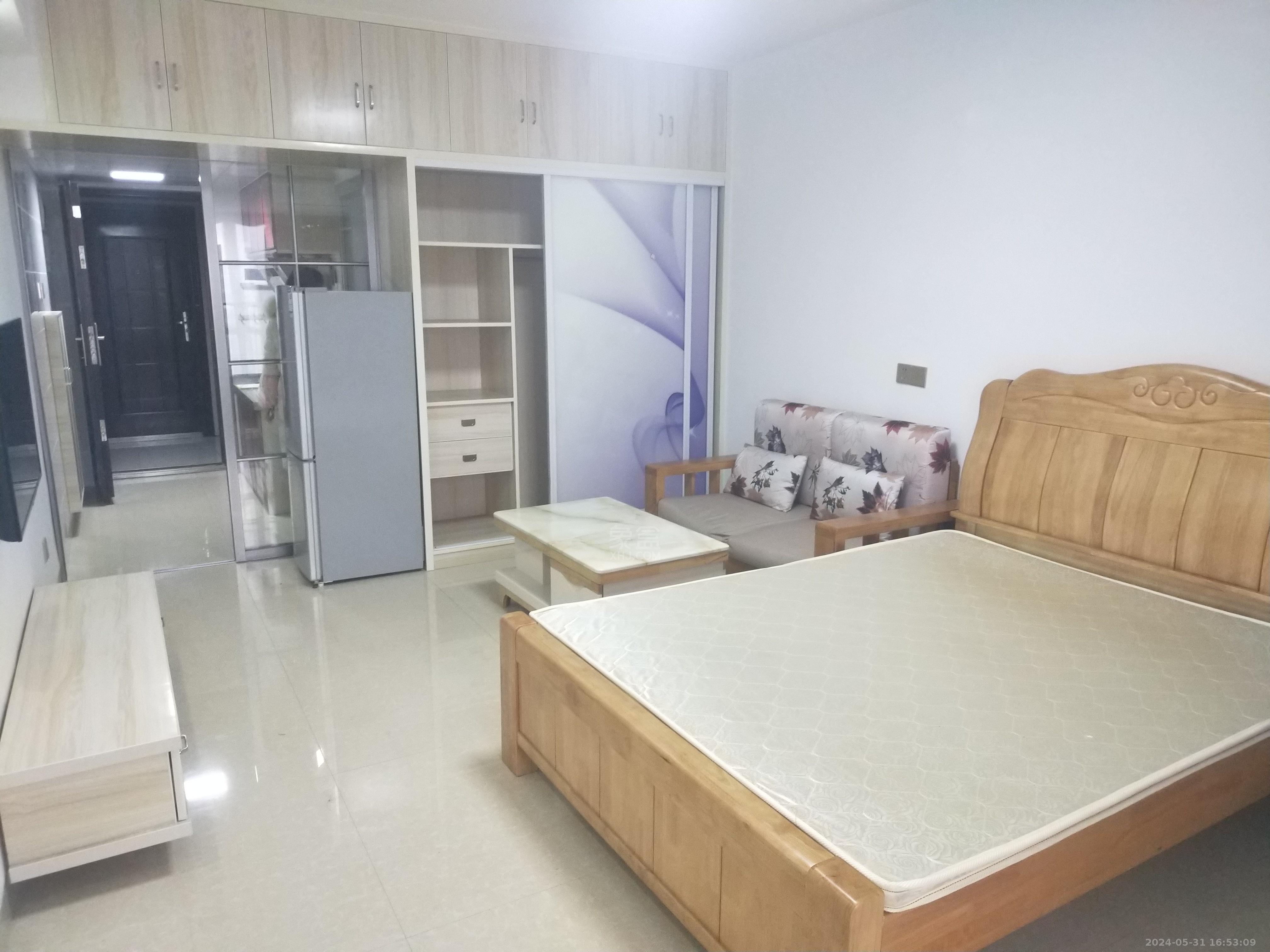 美的城三期 1室1厅1卫 1100.00元/月 美的城三期 1室1厅1卫 1100.00元/月室内图