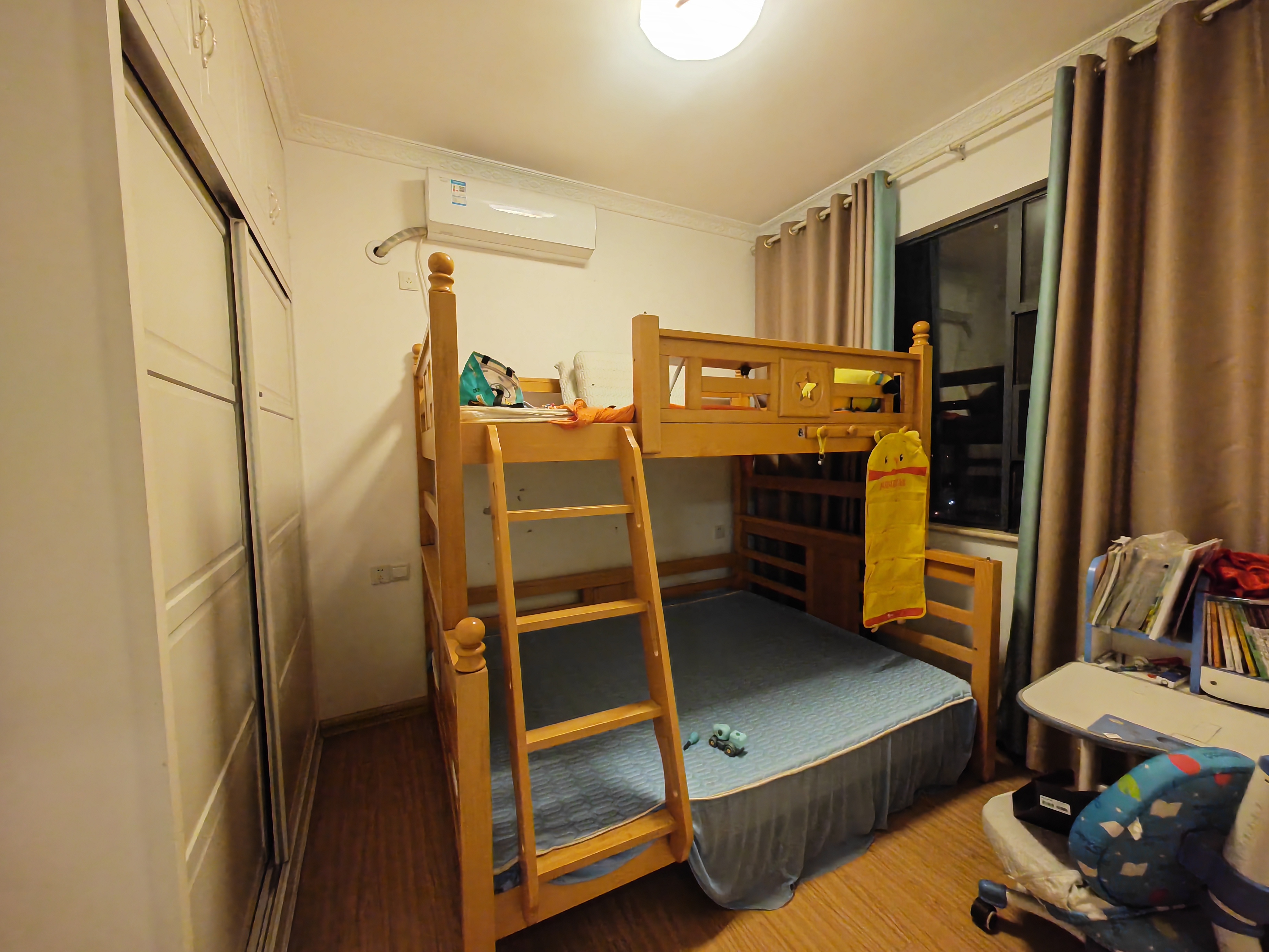 水域中央 3室2厅2卫 2200.00元/月 水域中央 3室2厅2卫 2200.00元/月室内图