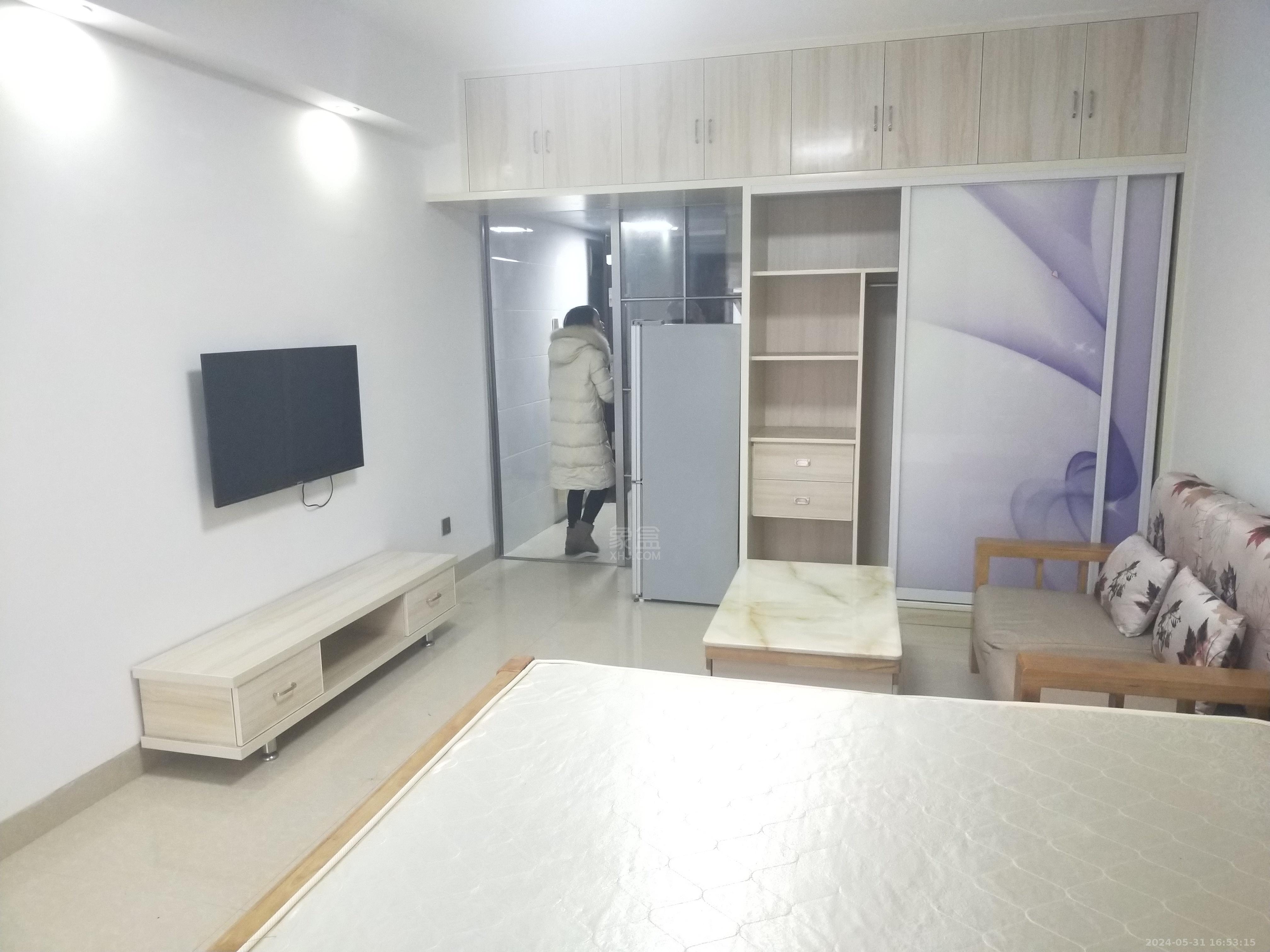 美的城三期 1室1厅1卫 1100.00元/月 美的城三期 1室1厅1卫 1100.00元/月室内图