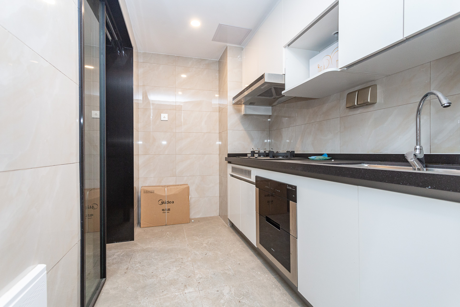 时代倾城四期 4室2厅1卫 120.0万 时代倾城四期 4室2厅1卫 120.0万厨房