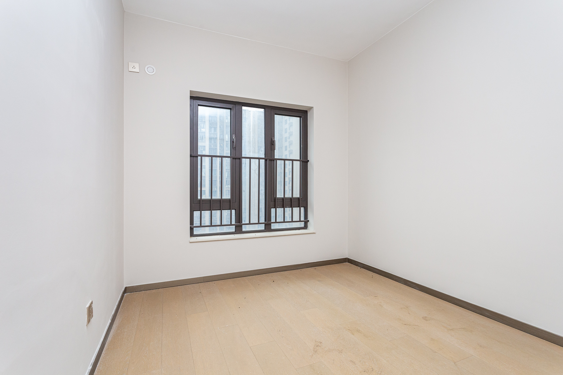 时代倾城四期 4室2厅1卫 120.0万 时代倾城四期 4室2厅1卫 120.0万卧室