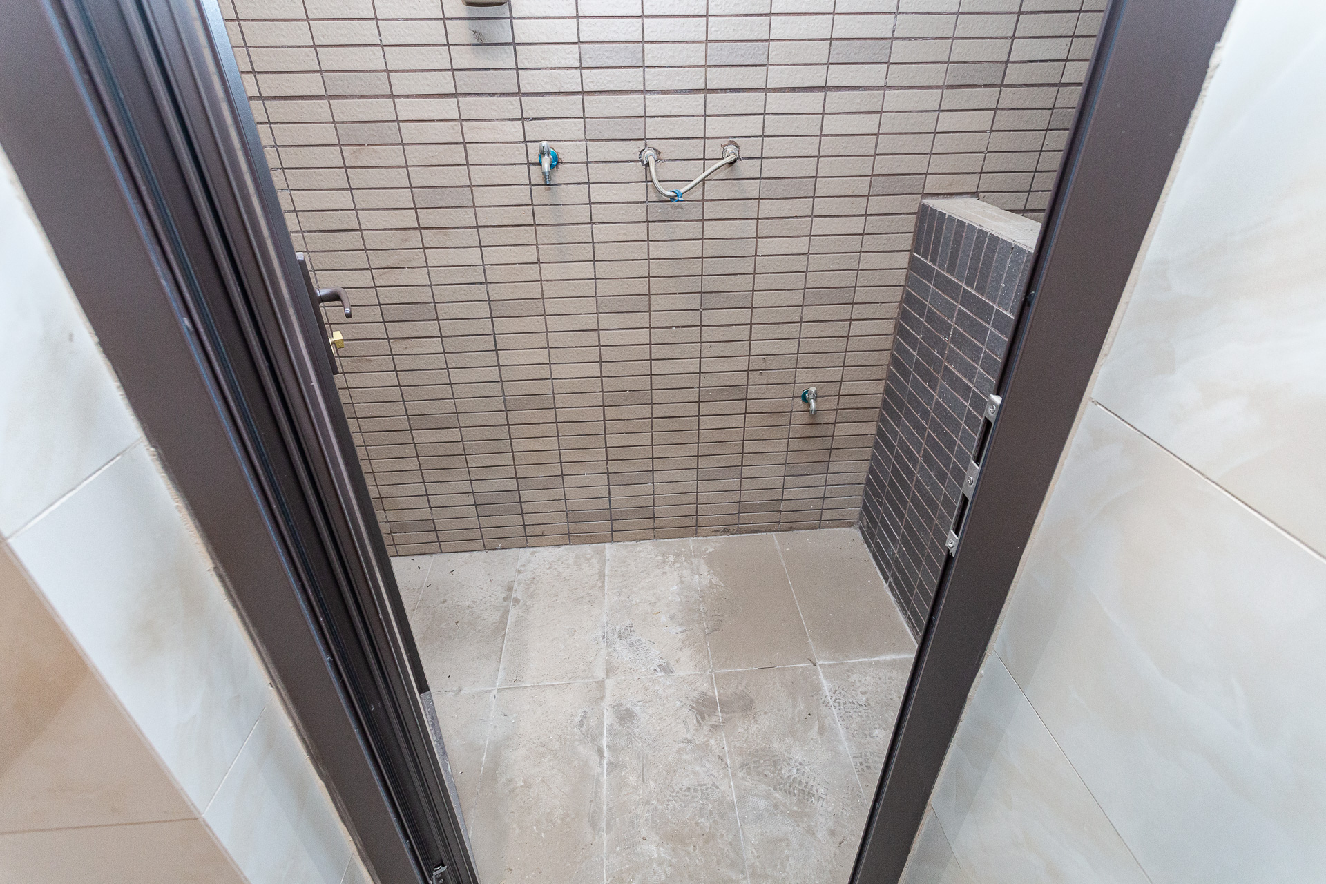 时代倾城四期 4室2厅1卫 120.0万 时代倾城四期 4室2厅1卫 120.0万阳台