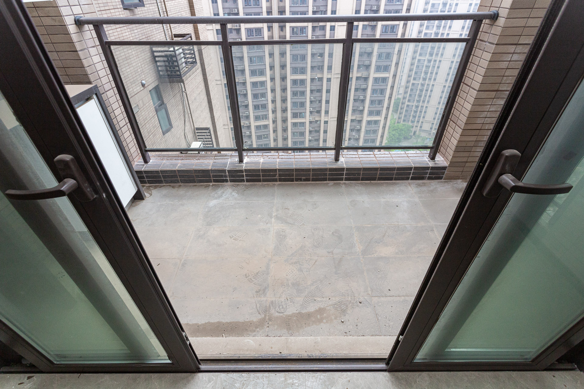 时代倾城四期 4室2厅1卫 120.0万 时代倾城四期 4室2厅1卫 120.0万阳台