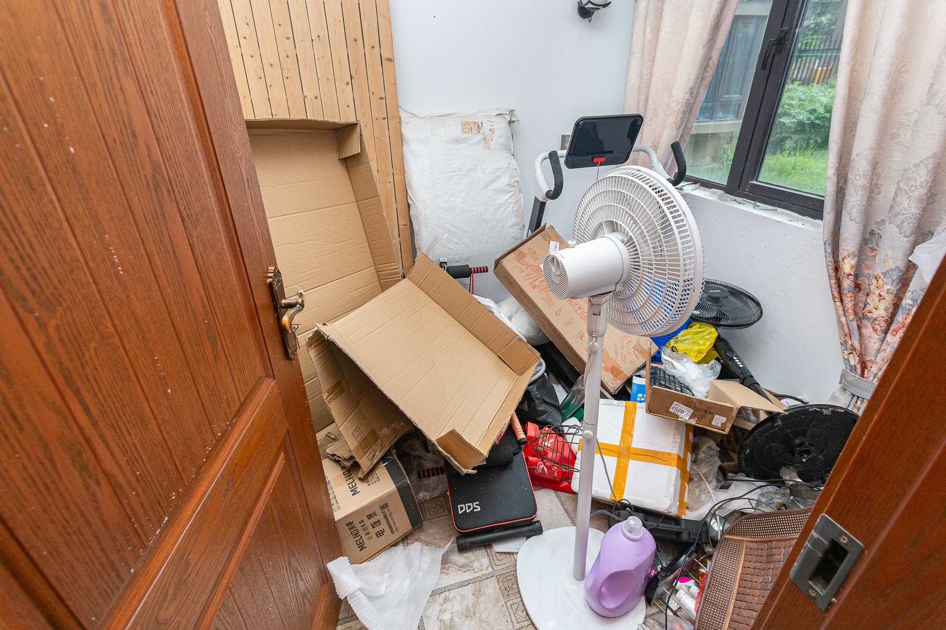 勤诚达境界城 3室2厅2卫 96.0万 勤诚达境界城 3室2厅2卫 96.0万卧室