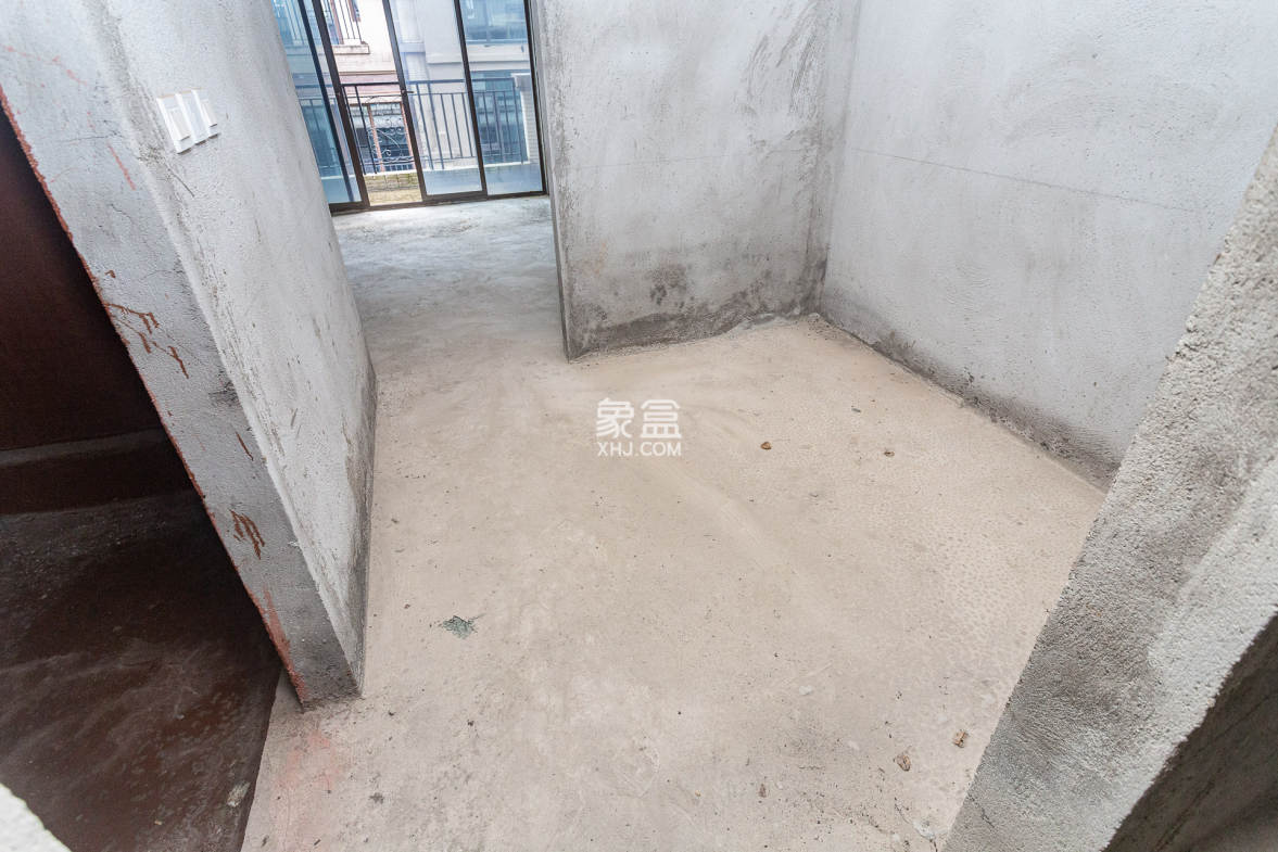 盈峰翠邸 5室2厅4卫 148.0万 盈峰翠邸 5室2厅4卫 148.0万其他