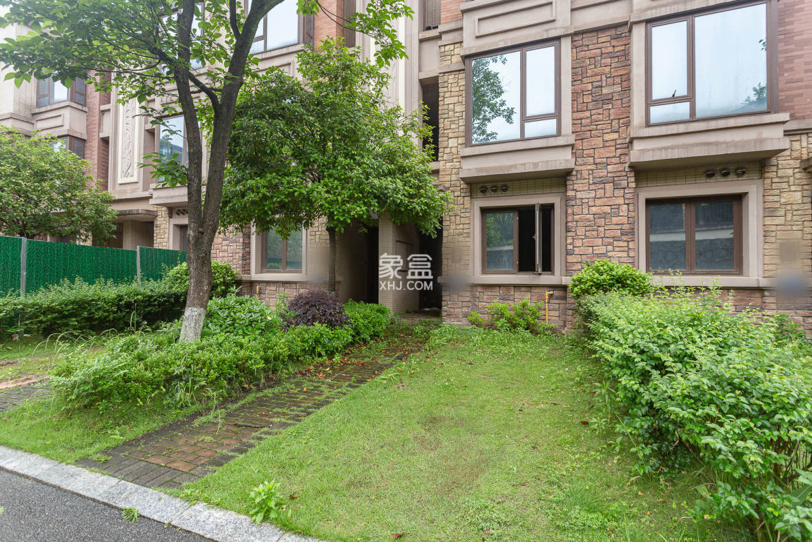 盈峰翠邸 5室2厅4卫 148.0万 盈峰翠邸 5室2厅4卫 148.0万其他