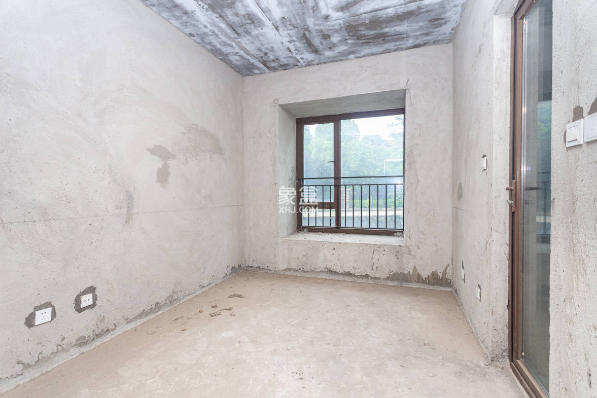 盈峰翠邸 5室2厅4卫 148.0万 盈峰翠邸 5室2厅4卫 148.0万卧室