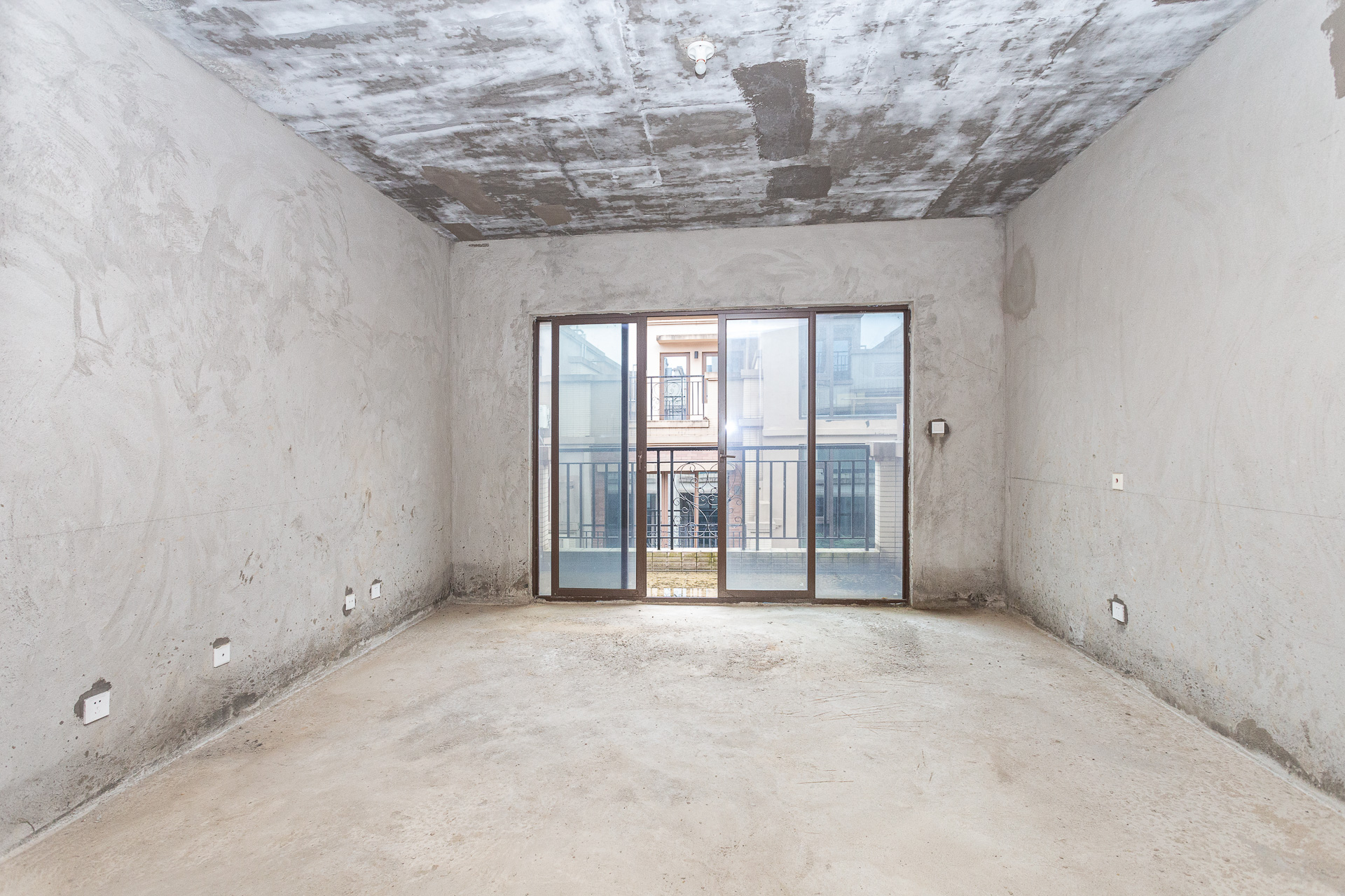 盈峰翠邸 5室2厅4卫 148.0万 盈峰翠邸 5室2厅4卫 148.0万卧室