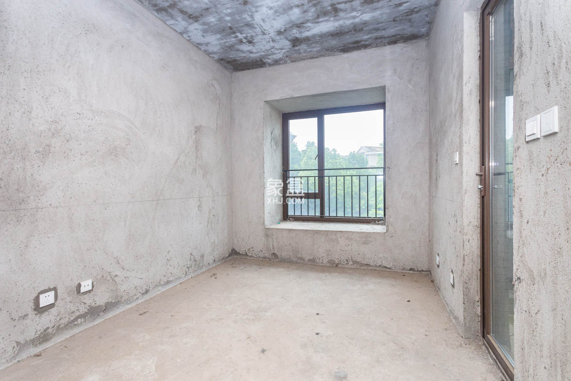 盈峰翠邸 5室2厅4卫 148.0万 盈峰翠邸 5室2厅4卫 148.0万卧室