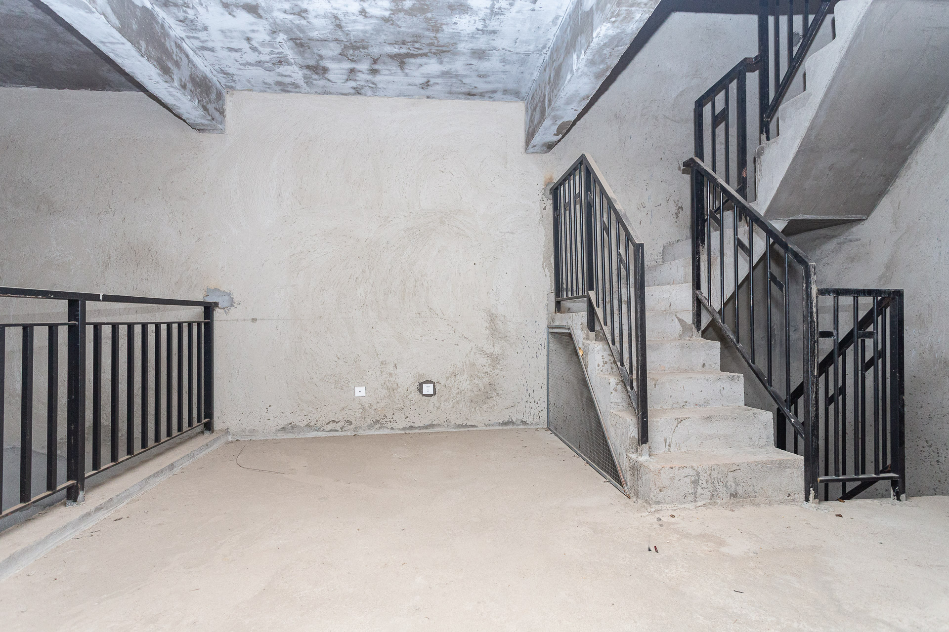 盈峰翠邸 5室2厅4卫 148.0万 盈峰翠邸 5室2厅4卫 148.0万卧室