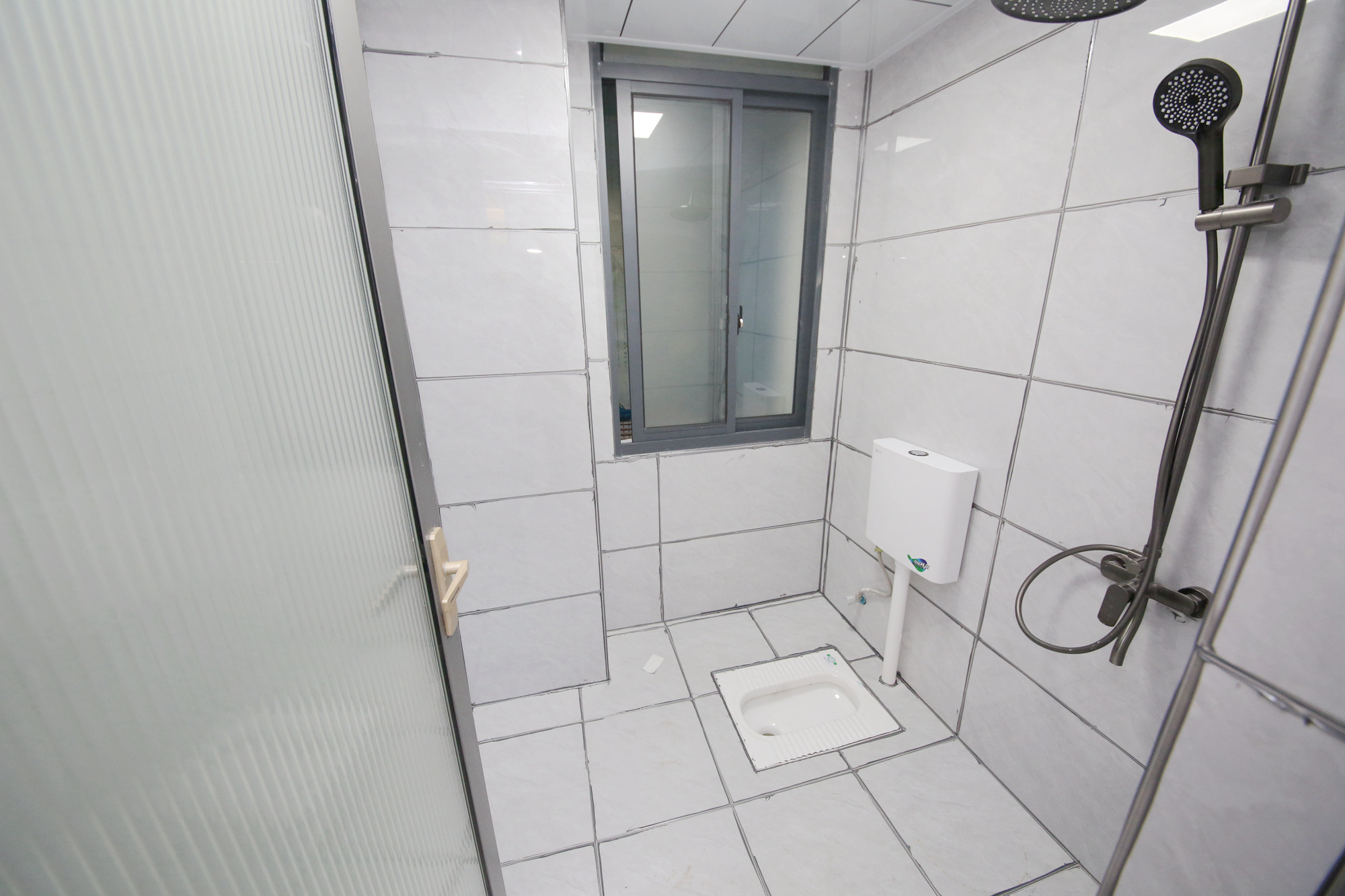 富华大厦  3室2厅1卫    112.0万卫生间