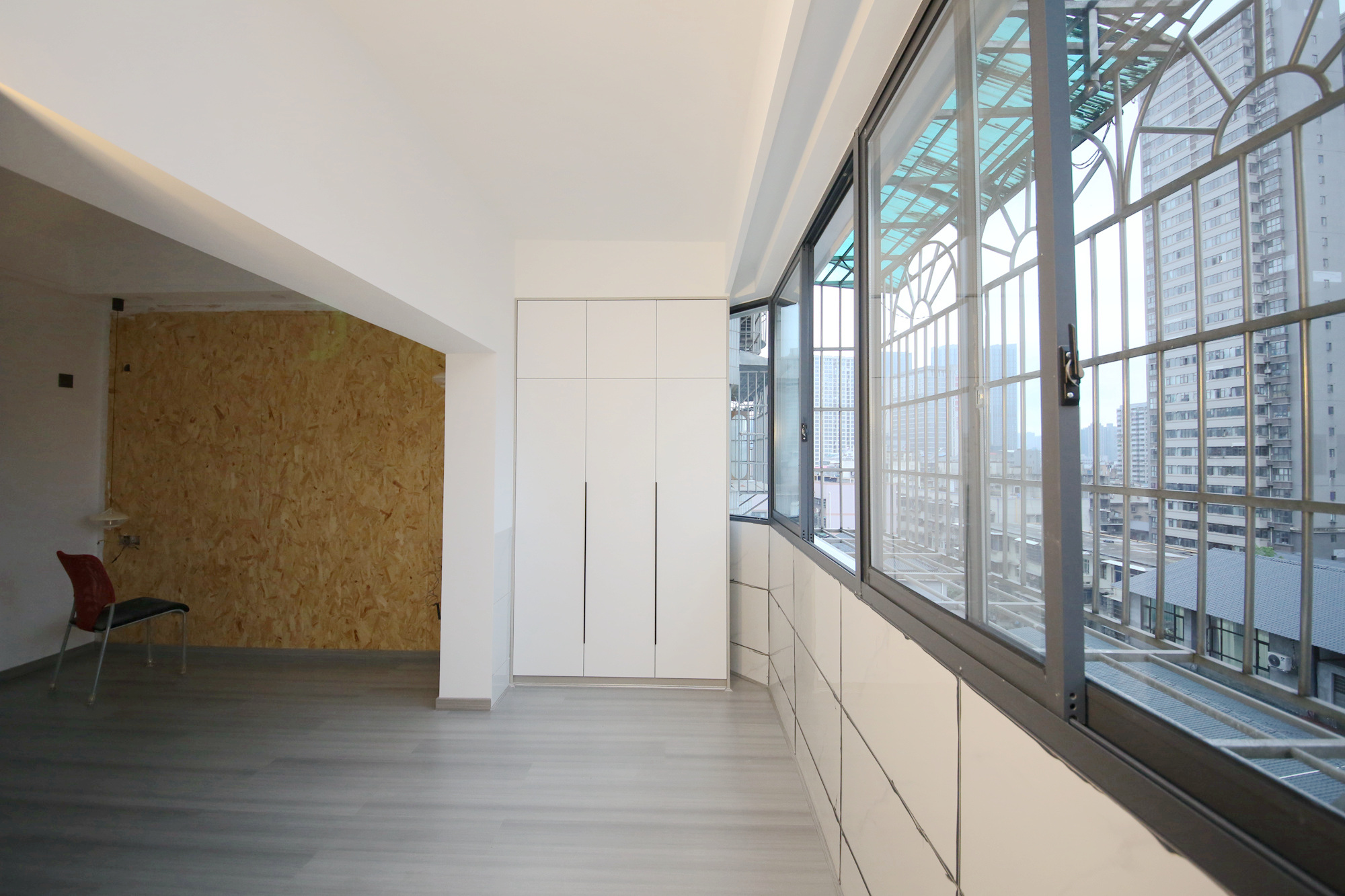 富华大厦  3室2厅1卫    112.0万阳台