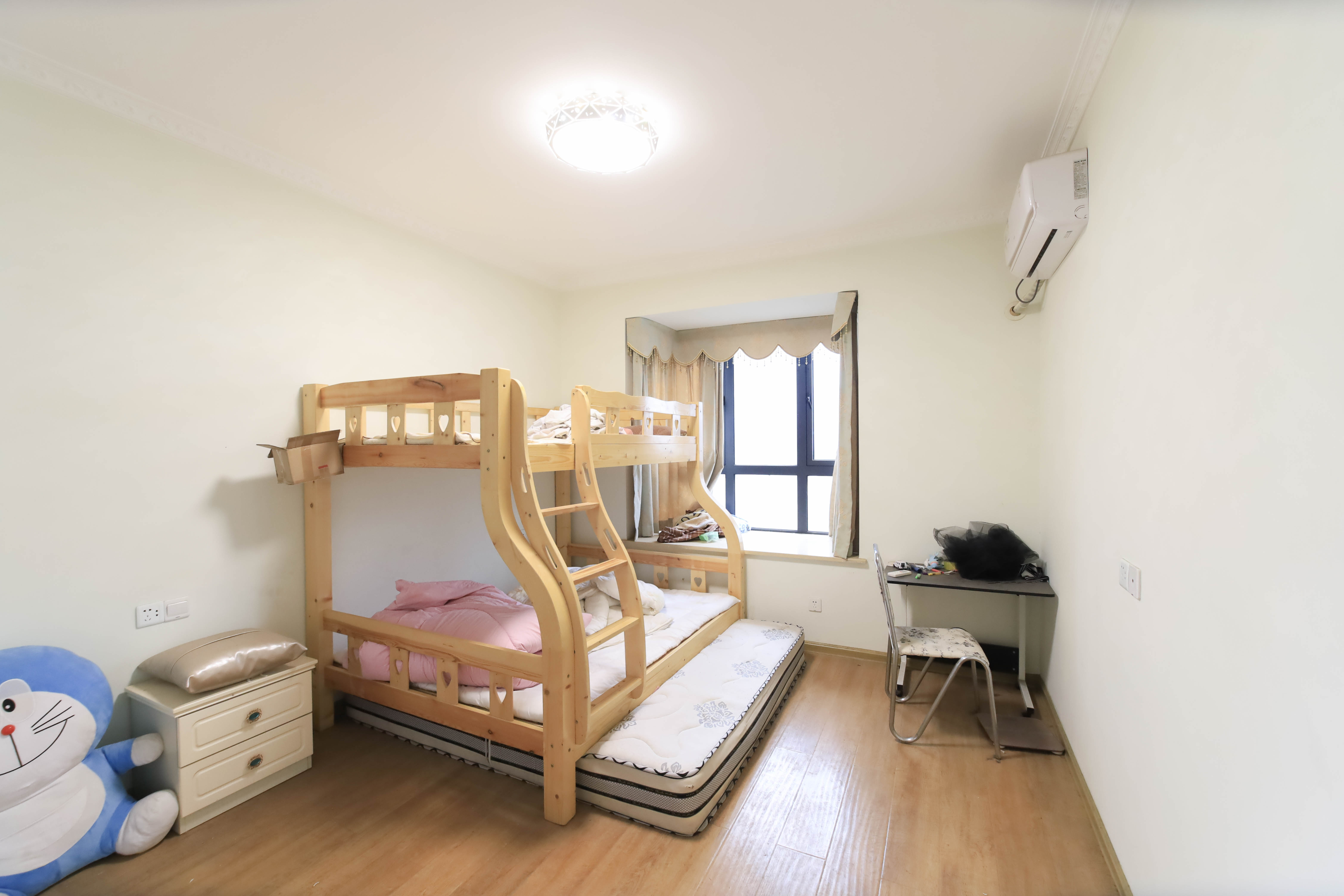 华悦城  3室2厅1卫    83.5万卧室