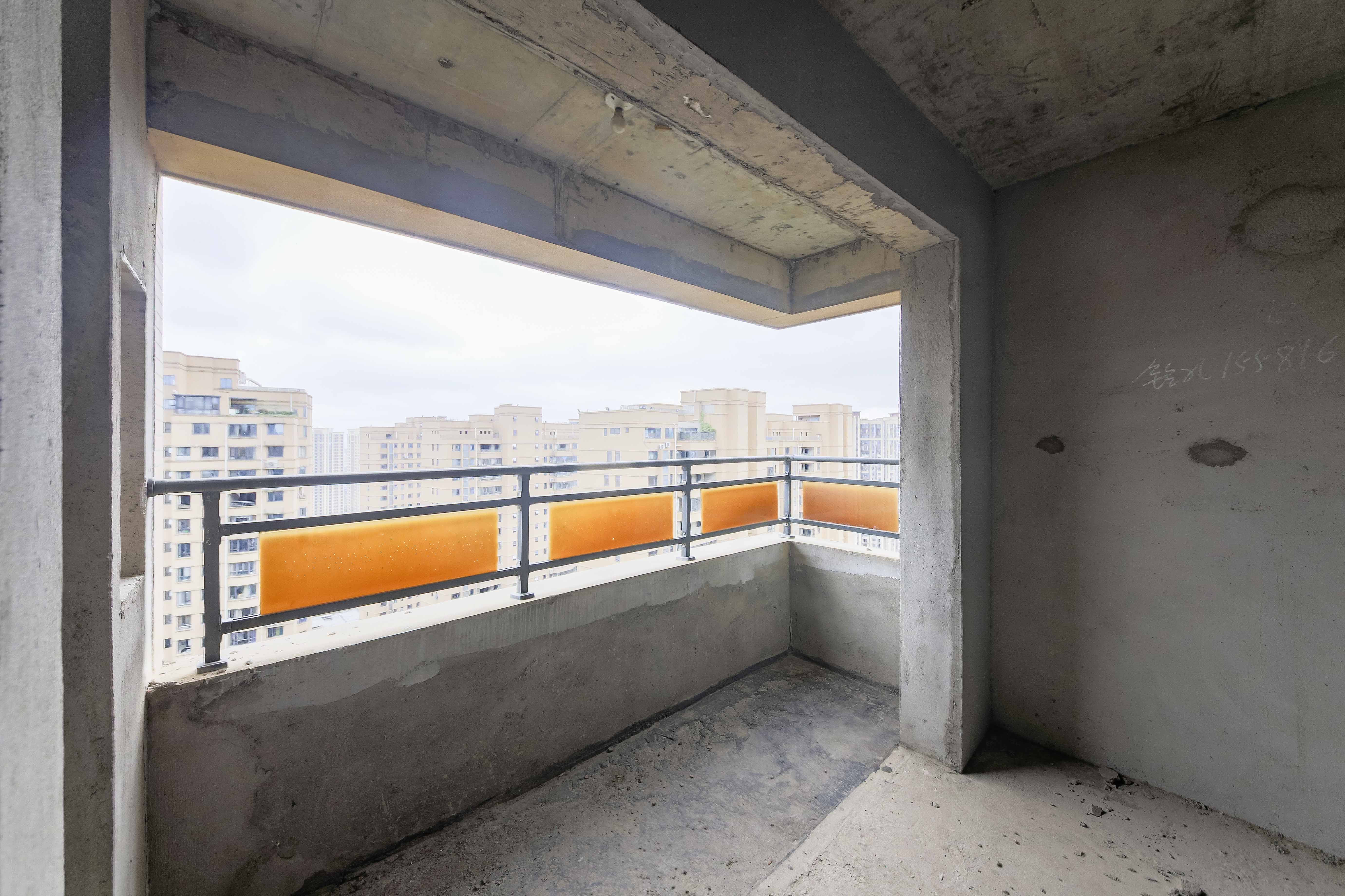 水墨林溪  3室2厅2卫    93.0万阳台