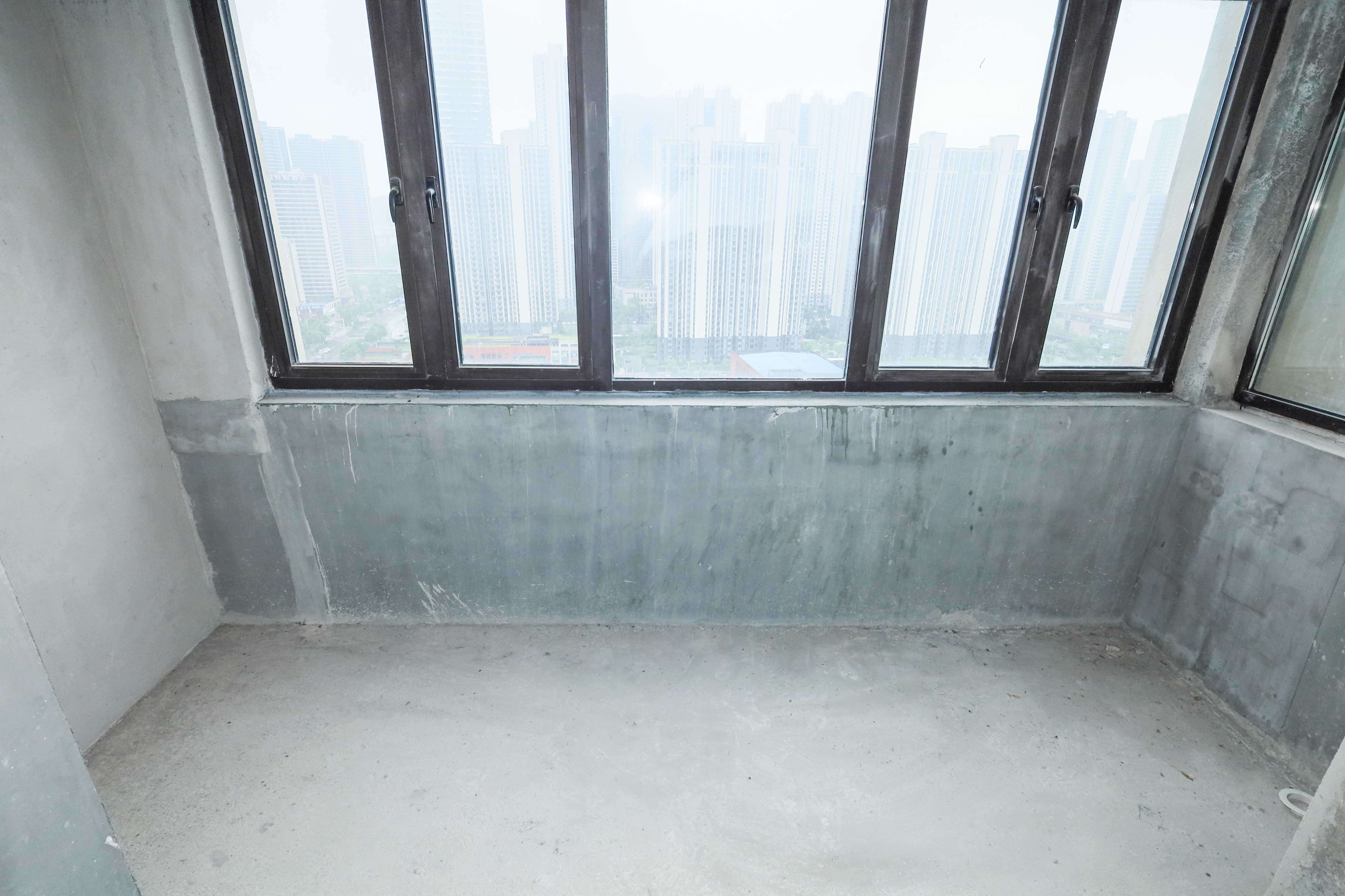 中国铁建梅溪青秀三期  3室2厅2卫   132.00万阳台