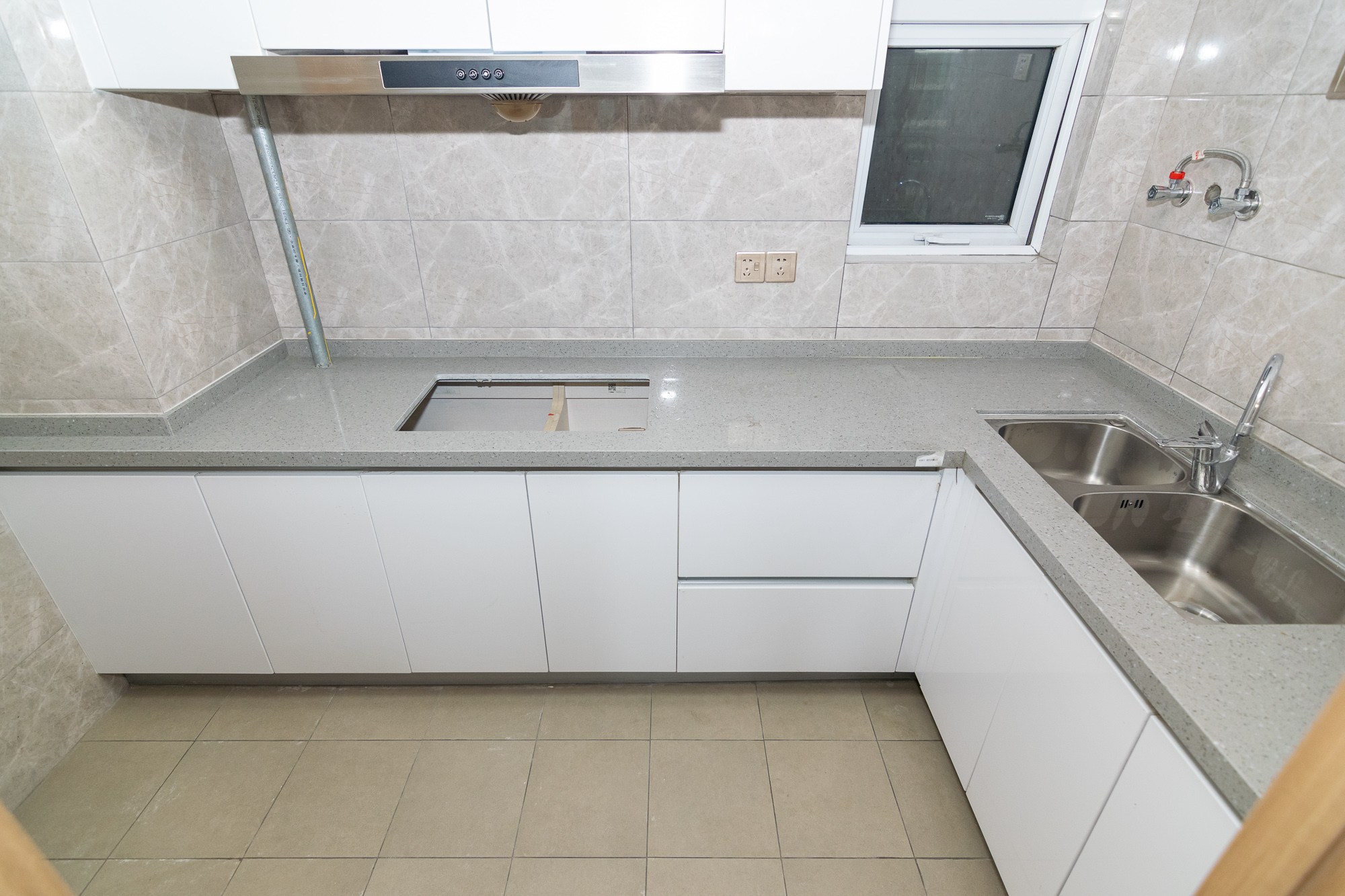 新华联梦想城 3室2厅1卫 82.0万 新华联梦想城 3室2厅1卫 82.0万厨房