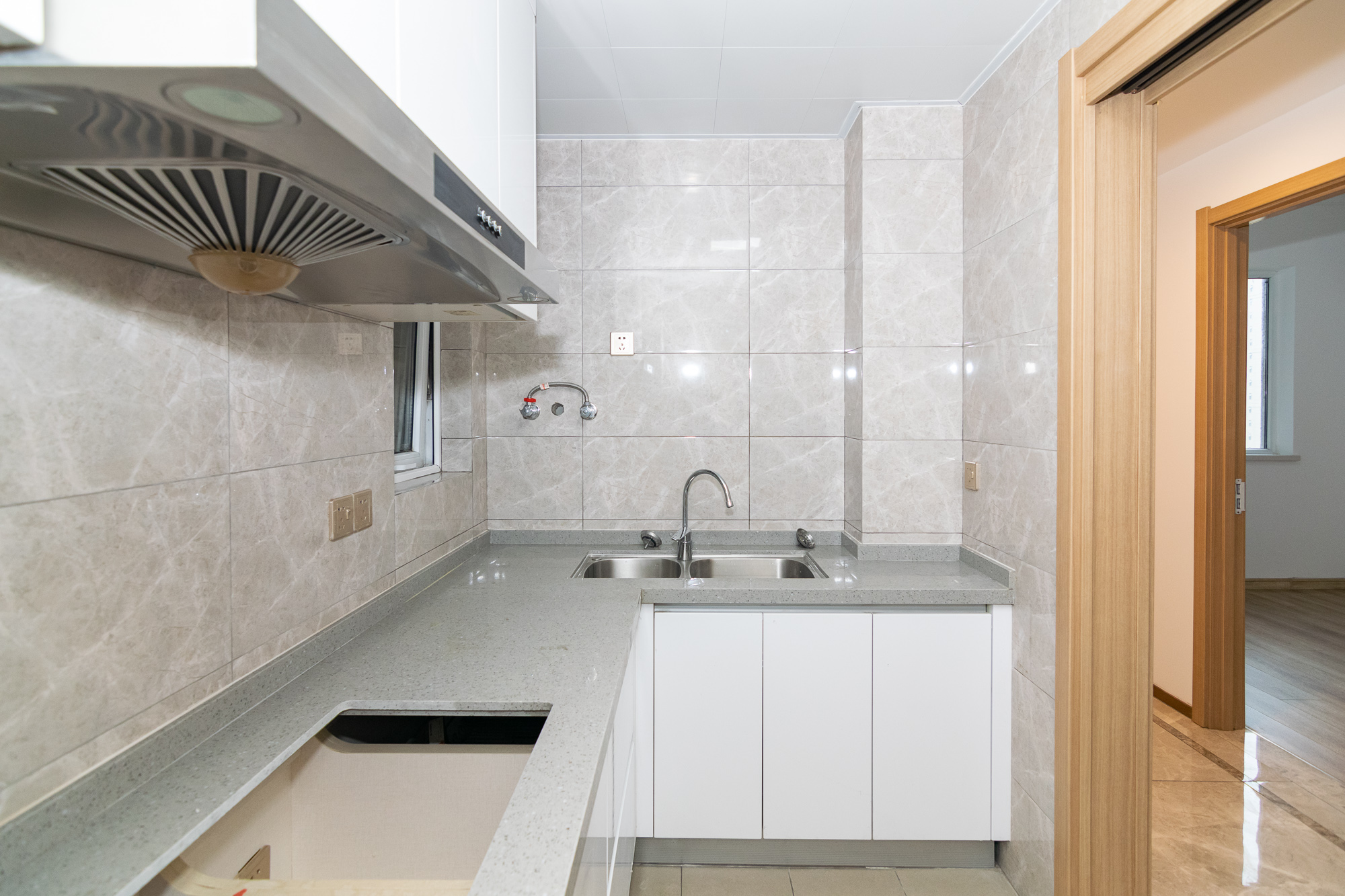 新华联梦想城 3室2厅1卫 82.0万 新华联梦想城 3室2厅1卫 82.0万厨房