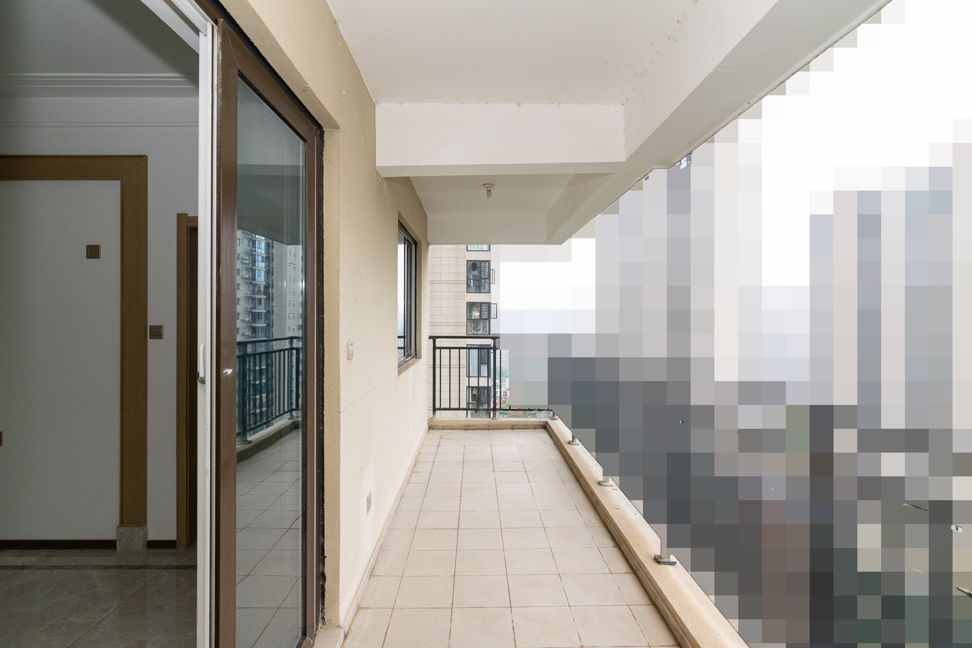 新华联梦想城 3室2厅1卫 82.0万 新华联梦想城 3室2厅1卫 82.0万阳台