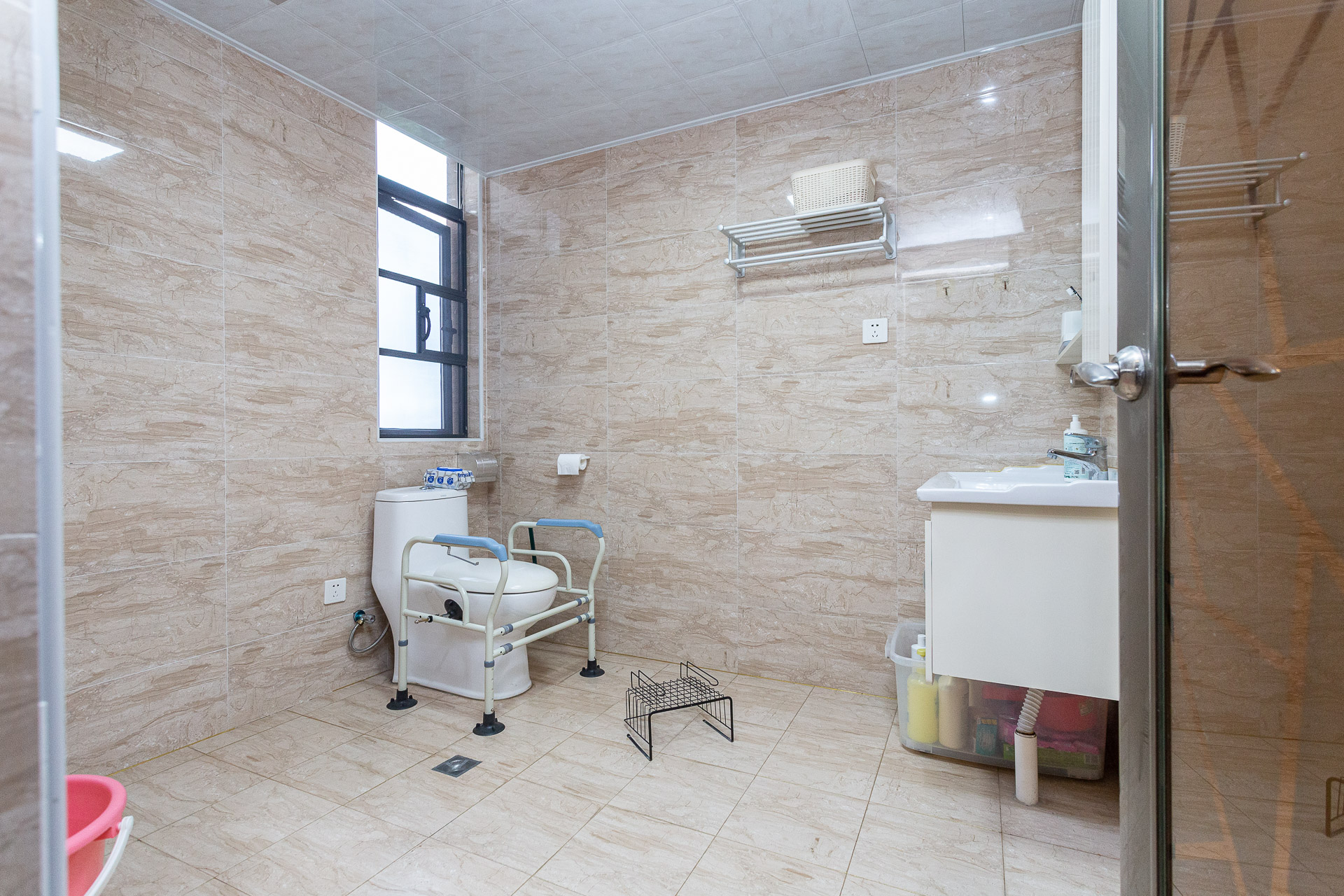 金湘苑（星澜之悦）  5室2厅2卫    165.0万卫生间