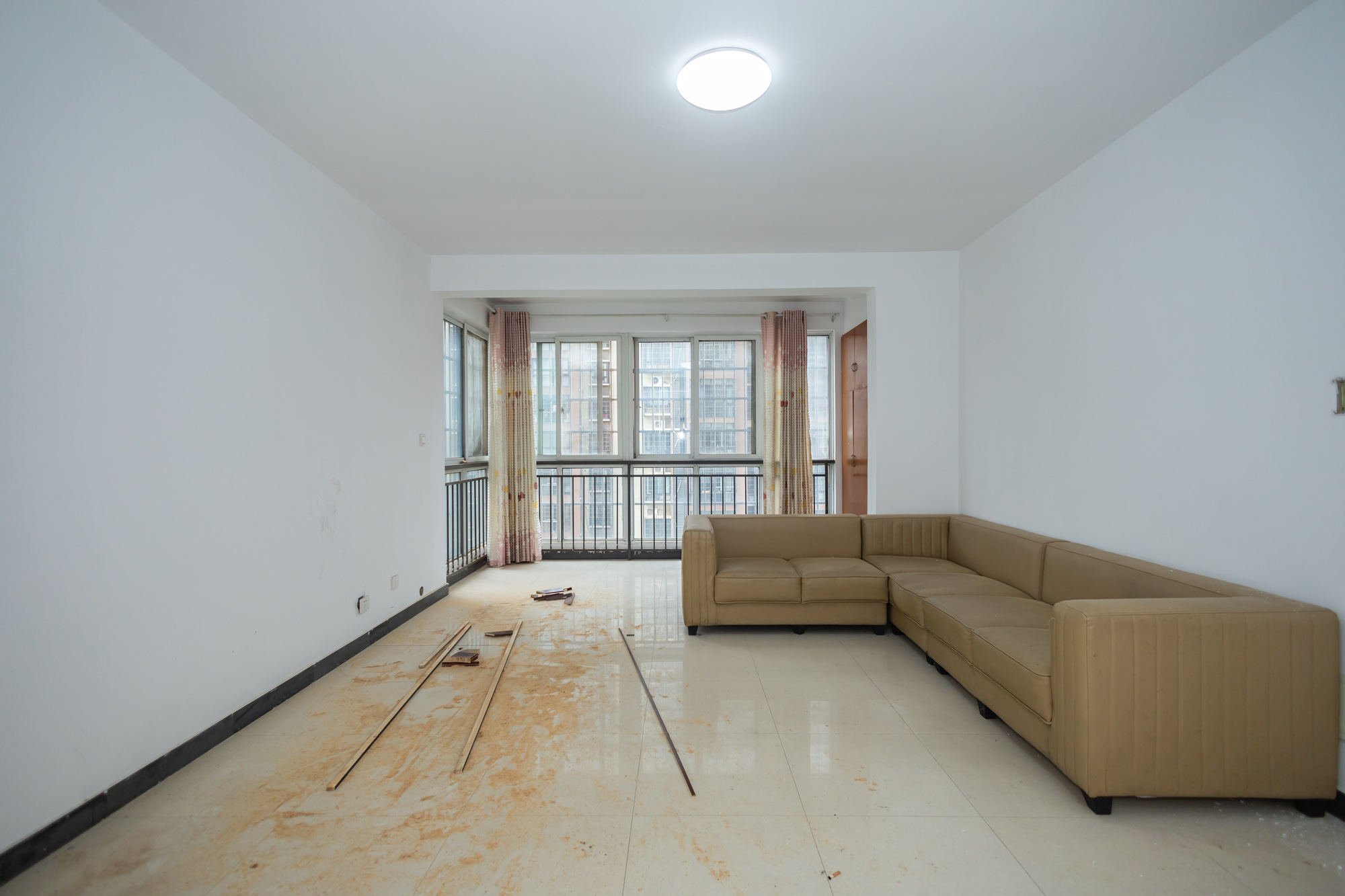 楚天世纪城东苑  3室2厅2卫    66.0万 楚天世纪城东苑  3室2厅2卫    66.0万客厅